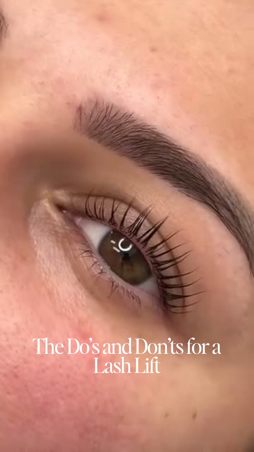 Lash Lift Aftercare: The Do’s & Don’ts
Your lashes have just had their glow-up moment — now it’s all about protecting the results ✨
DO’S
• Keep lashes dry for 24 hours
This allows the lift to fully set and lock in the shape.
• Be gentle with your lashes
Treat them like silk — avoid rubbing or pulling.
• Brush them daily
Use a clean spoolie to keep them lifted, separated, and perfectly styled.
• Use a nourishing serum
Hydration is key. A lash serum or conditioning treatment will keep them healthy and glossy.
• Sleep on your back if you can
Minimises pressure and helps maintain that lifted shape.
DON’TS
• No water, steam, or sweat for 24 hours
That means avoiding saunas, hot yoga, and long steamy showers.
• Avoid oil-based products
Oils can weaken the lift and reduce longevity.
• Don’t use waterproof mascara
It’s too harsh to remove and can compromise the curl.
• No eye rubbing
This is the fastest way to lose your lift (and damage your natural lashes).
• Skip eyelash curlers
You won’t need them — and they can damage the lifted structure.
Pro tip:
The better your aftercare, the longer your lift lasts (typically 6–8 weeks). Think of it as low-maintenance beauty, done properly.
#Bouyage #LashLiftAfterCare #StAlbansLashLift