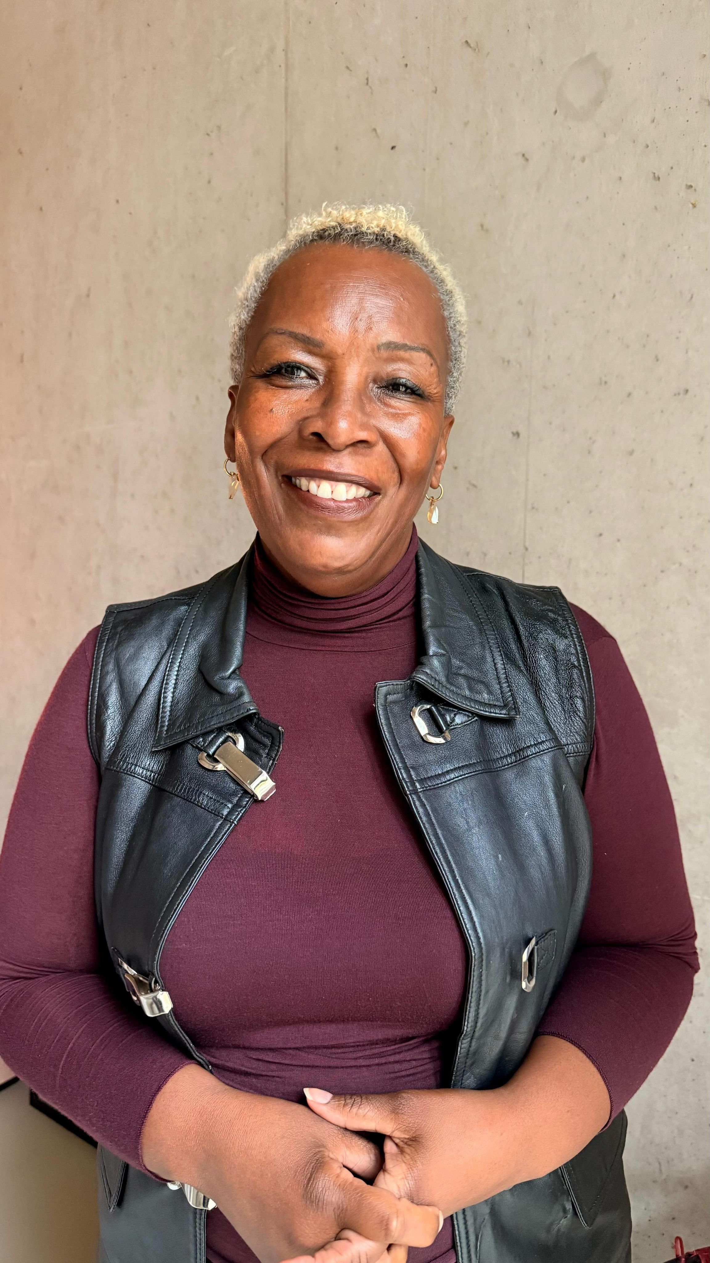 I tried so many things, but this truly worked.✨
Dealing with Bell’s Palsy is more than just a physical challenge; it’s a journey of restoring your confidence. When this lovely client came to Le Sublime, she was looking for a way to restore balance and radiance to her face after paralysis.
Virginie combined specialized Facial Sculpting with LED Light Therapy to stimulate the skin and muscles at a deeper level.
A visible glow, restored symmetry, and most importantly a woman who feels beautiful again. This is why we do what we do at Led Light Therapy Amsterdam. 🕊️
#ledlighttherapyamsterdam #bellspalsytreatment #skinheal #confidencerestored