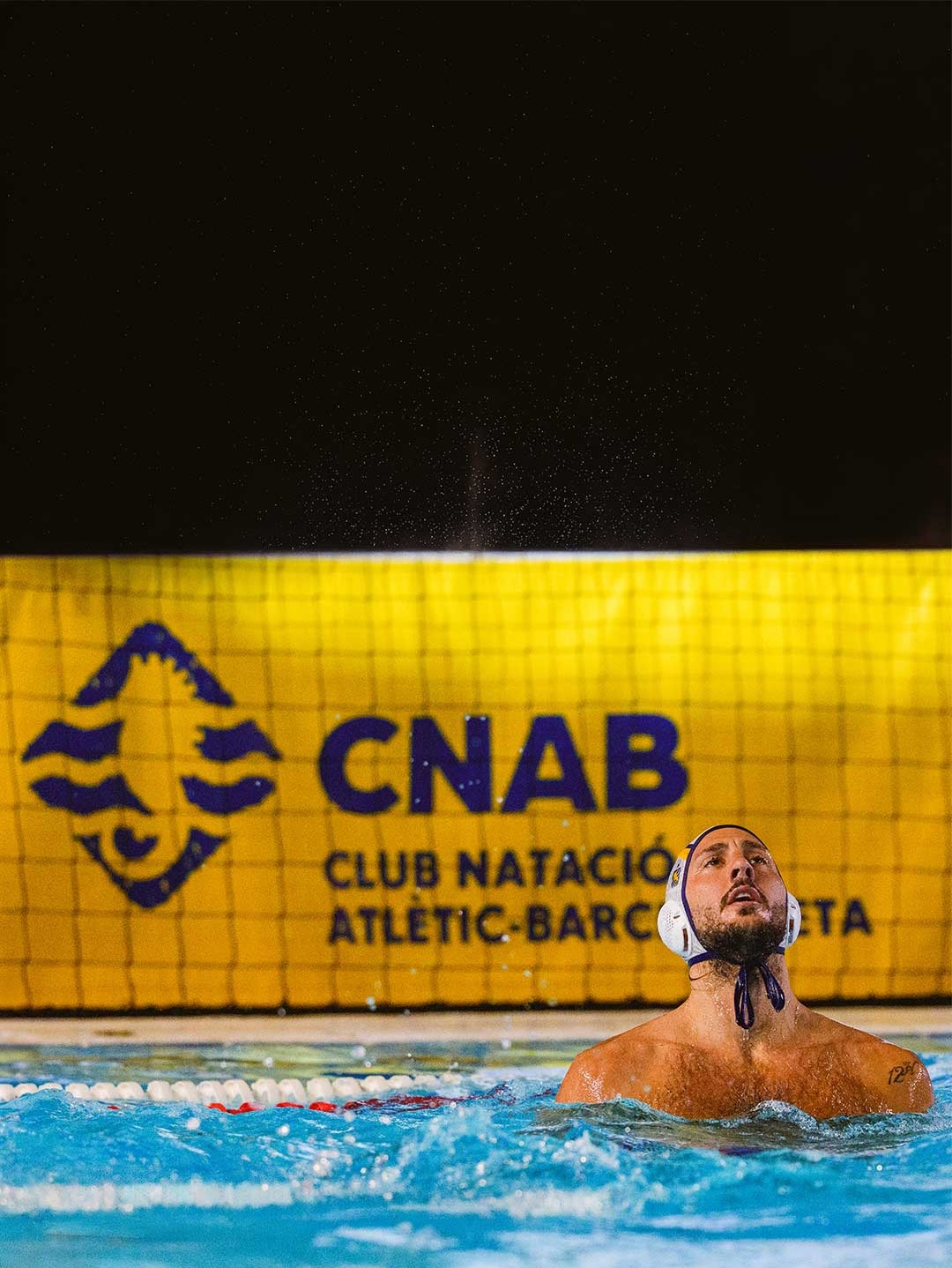 ENERGY ɪɴ ᴇᴠᴇʀʏ ᴅʀᴏᴘ.
EMOTION ɪɴ ᴇᴠᴇʀʏ ꜰʀᴀᴍᴇ.
Water polo at its highest intensity.
CNAB · Barcelona · Water polo photography
⸻
📷 @sony.espana
Sony A1 II
300mm f/2.8
#waterpolo #sportsphotography #fotografiadeportiva