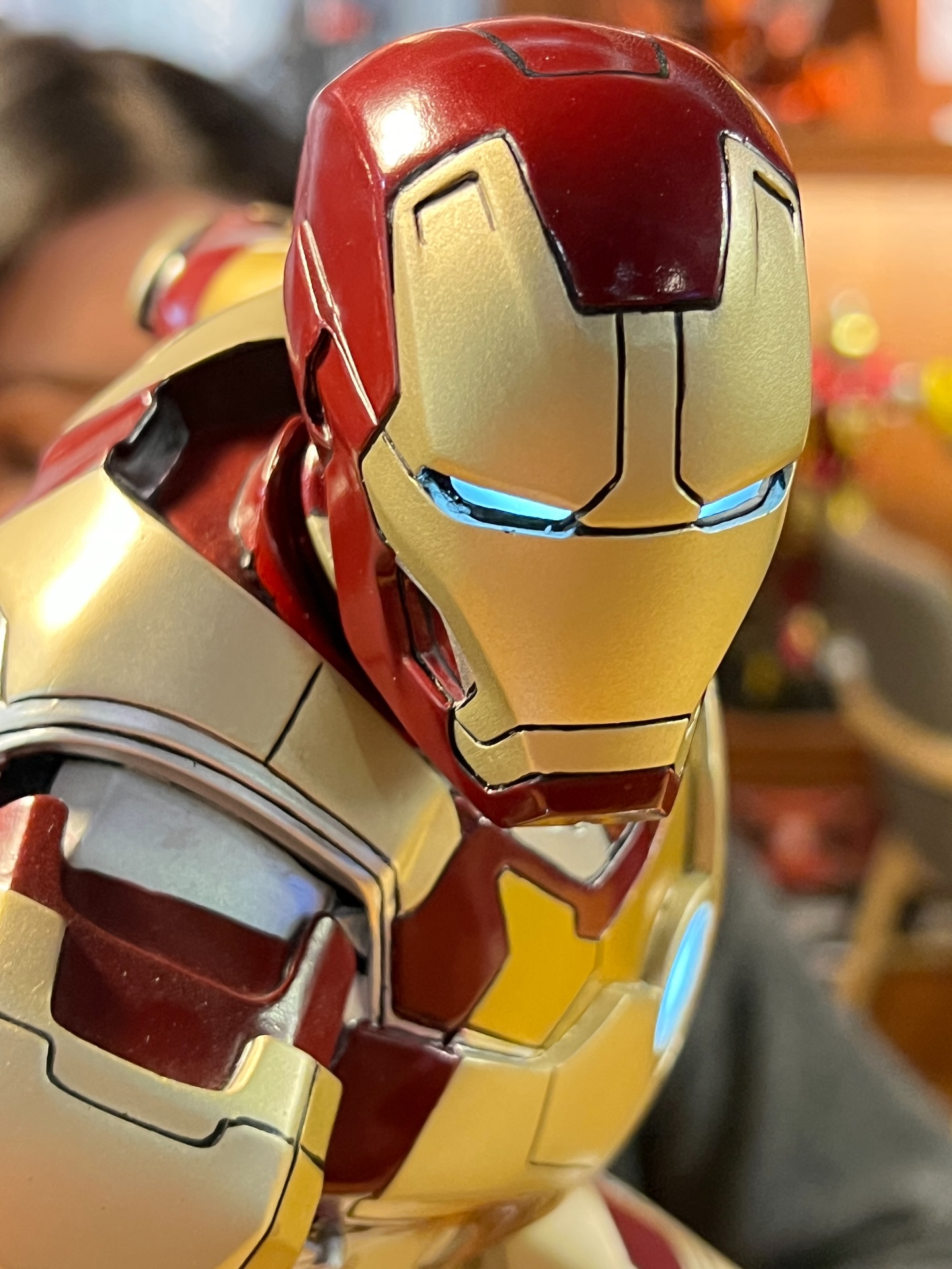 🔥 Bu gerçek mi yoksa figür mü? Gözlerin sana yalan söyleyebilir…
Iron Man detay seviyesiyle resmen canlı gibi! 🤯 Işık efektleri, boya işçiligi ve yüzey kalitesiyle koleksiyonluk seviyenin üstünde bir parça. Vitrinde gördüğünde dönüp bir daha bakacaksın, garanti.
Bu tarz parçalar sadece sergilenmez… değer kazanır. ⚡️
#ironman #hottoys #marvelkoleksiyon #figurecollector #herocafe
DM’den fiyat bilgisi alabilirsiniz. Hero Cafe’yi ziyaret edip ürünü yakından inceleyebilirsiniz