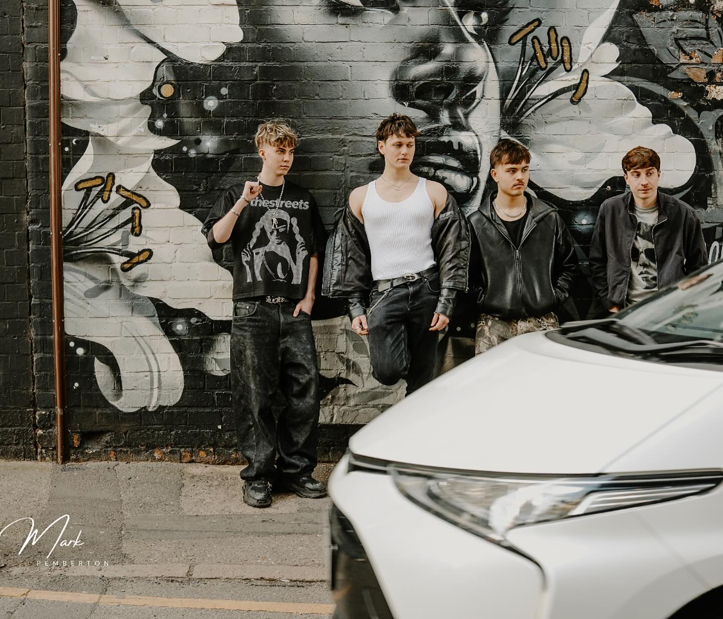Passing car, I say leave it in the shot…adds a bit of day to day realism…..love this shot from Monday #splitsecond #bandshoot #bandphotographer #albumshoot