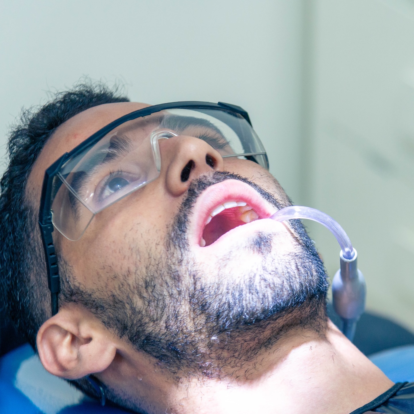 💫Una sonrisa segura puede cambiar la forma en que te ves y te sientes.
👉En NAO, con nuestro diseño de sonrisa personalizado, buscamos realzar la belleza natural de tu sonrisa, logrando una apariencia más armónica, saludable y estética.
Porque una sonrisa bien cuidada no solo transforma tu imagen, también aumenta tu confianza para sonreír con orgullo.🤗
📲Agenda tu cita
www.naoclinicadesonrisas.com
📍Cali | Palmira
#odontologospalmira #odontologoscali #valledelcauca #naoclinicadesonrisas #sonrieconconfianza