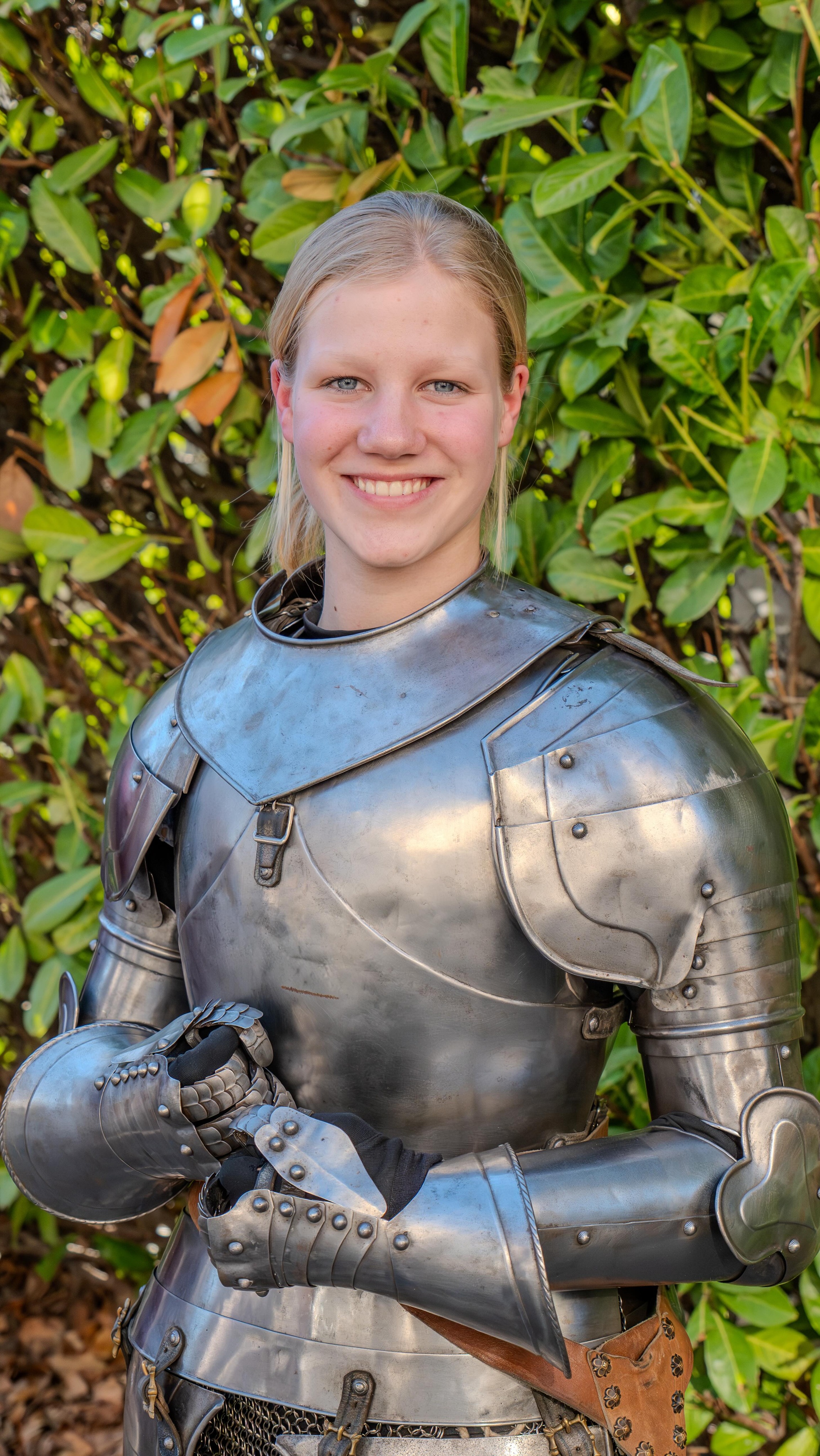 Le son de l’armure qui s’ajuste... ⚔️
Hier, premier essayage pour notre Jeanne. Cette fois, ça y est : on sent que les Fêtes approchent pour de bon. Le compte à rebours est lancé !
Qui est prêt ? 🛡️ Les fêtes de Jeanne d’Arc commencent le 29 avril ! #OrleansJeanneDArc #Coulisses #FetesJohanniques #orleans