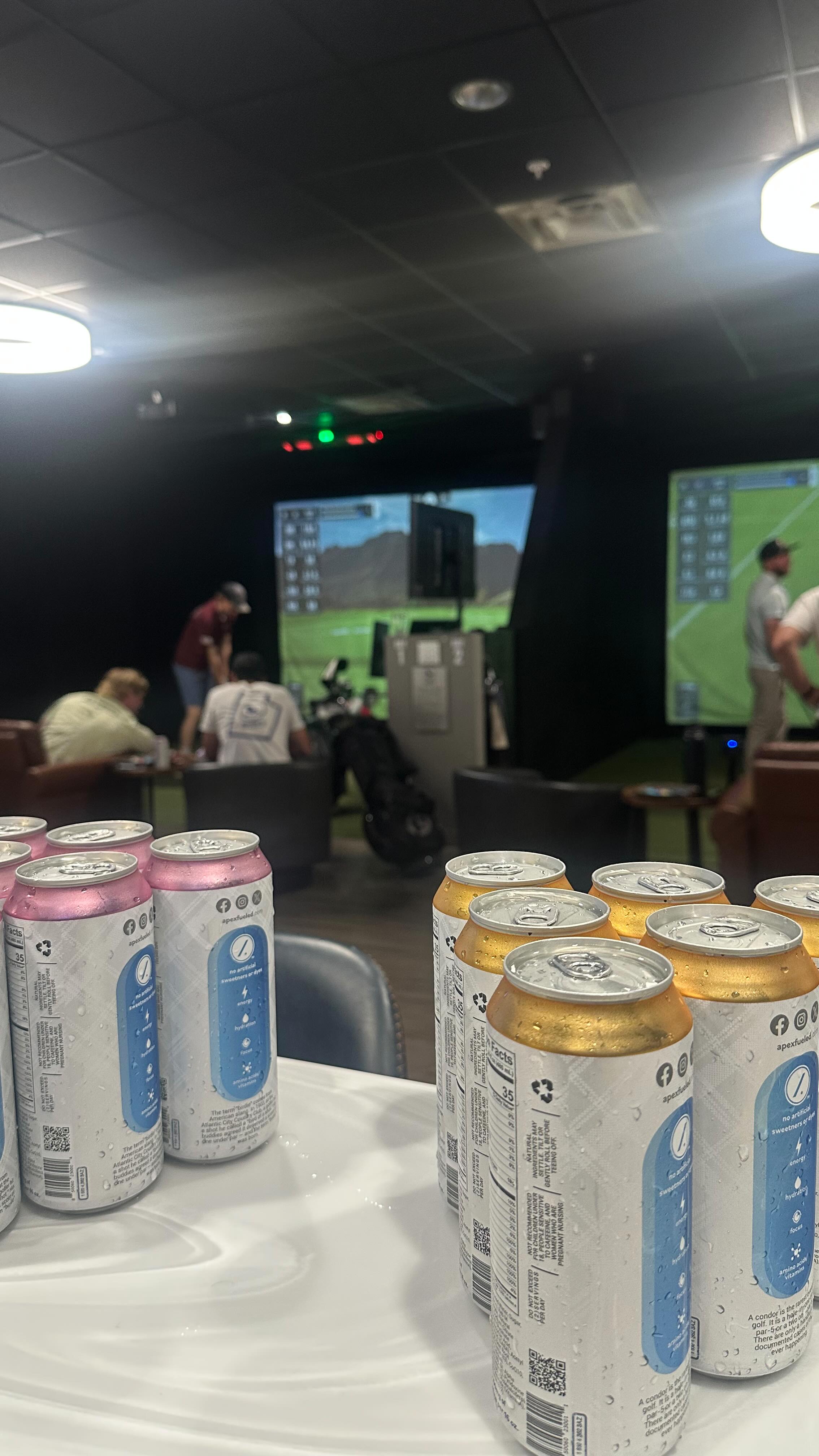 Warming up for league night! What better way than with an Apex?! Make sure to check out @birdies.golf.lounge.hq in St. George, they have an awesome weekly 4 man scramble style tournament playing against all Birdie’s locations. #fairwayfrost #apexfueled #sunsetslice #golf #golfperformancedrink