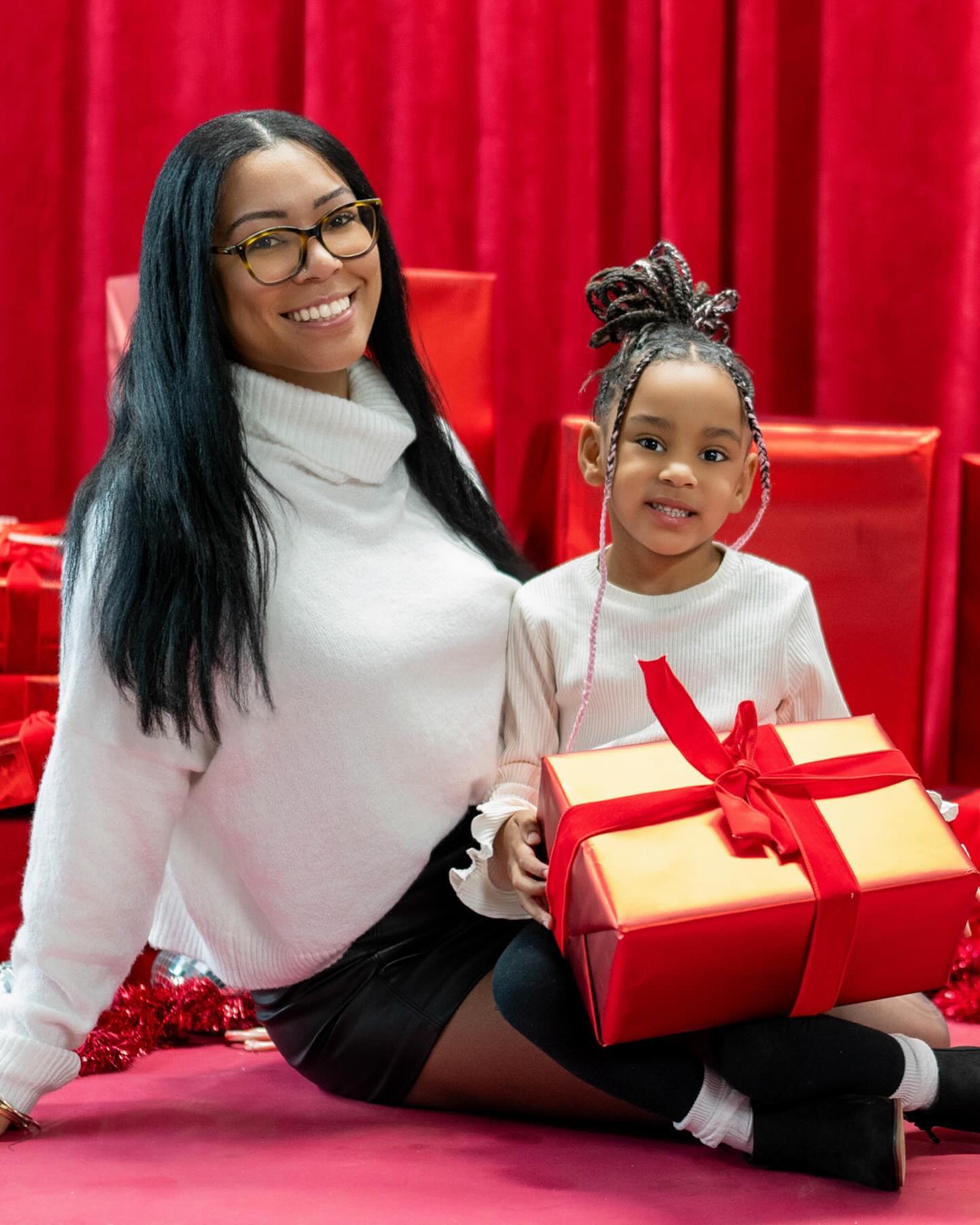 Serving looks, love, and a little chaos this Christmas πβ¨ Hereβs to family traditions, endless laughs, and matching PJ drama π #MerryAndBright
#ChristmasVibes #FamilyFirst #HolidayCheer #ChristmasMagic #FestiveSeason #MatchingPajamas #HomeForTheHolidays #TisTheSeason #HolidayTradition #CozyMoments #WinterWonderland #MakingMemories #ChristmasLove #FamilyGoals #HolidayAesthetic #ChristmasCelebration #SeasonOfJoy #CherishedMoments #FestiveFeels #HolidayHappiness