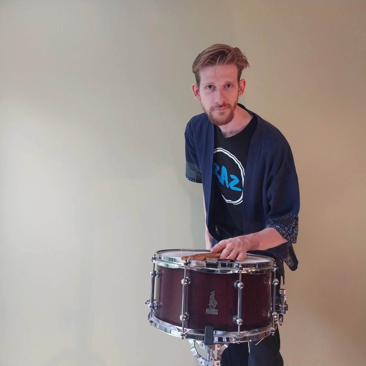 @razbanduk photoshoot at Raz HQ today!
#drummer #music #photo #photoshoot
@dangoldstoneguitar @frompera