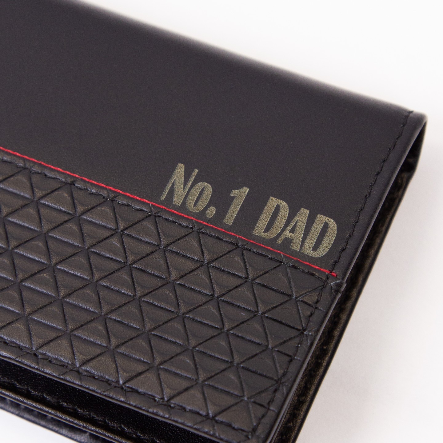 Get ready for Father's Day with #FredBennett and our new engravable pieces 🖤
A special and unique gift to be treasured 🥰
#FathersDay #engraved #engravable #fathersdaygifts