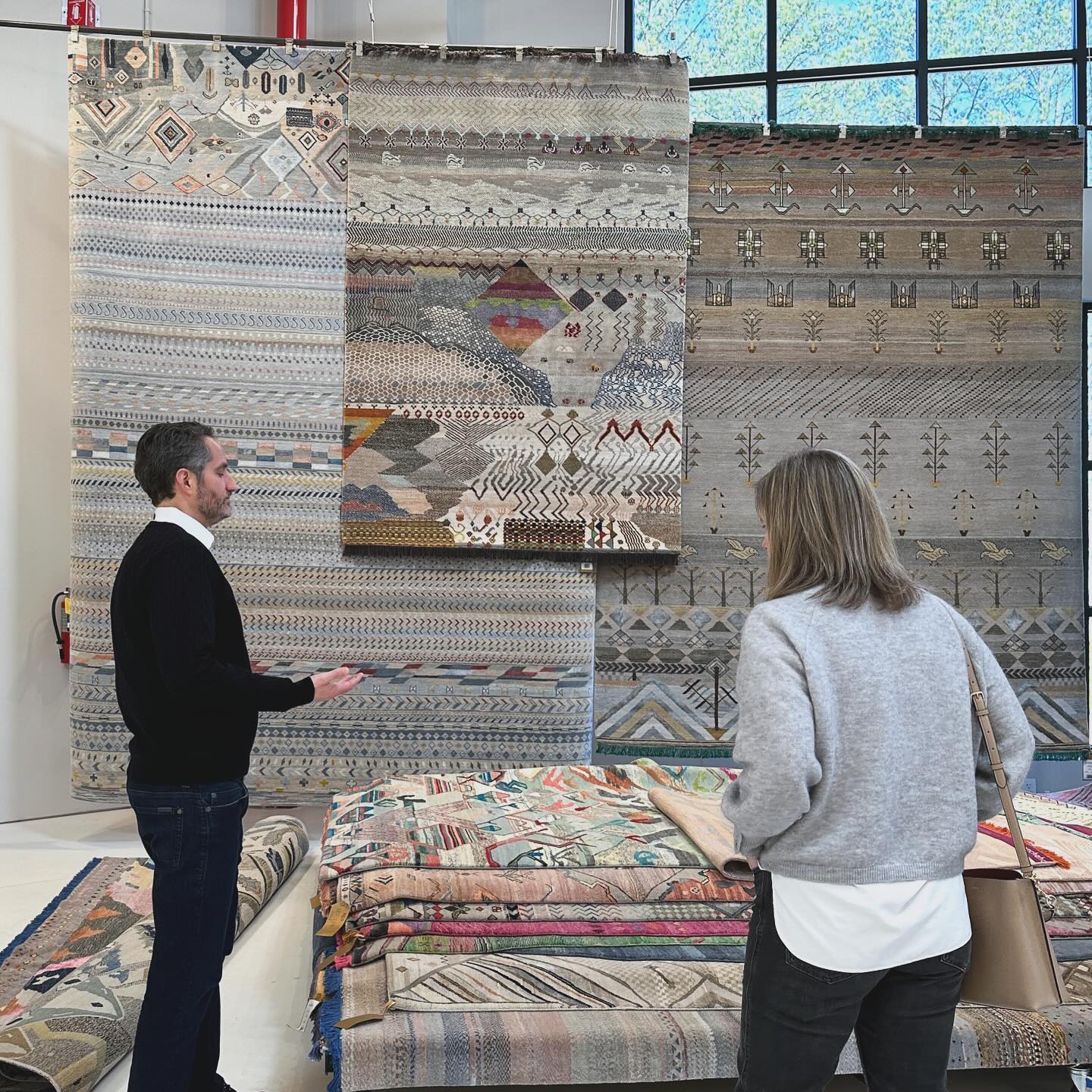Another day but not any other rug
Shoutout to @jaipurrugs for their Manchaha Collection. These are one of a kind hand knotted rugs made with left over yarn. Both a form of self expression and sustainability.
Thanks for having us!