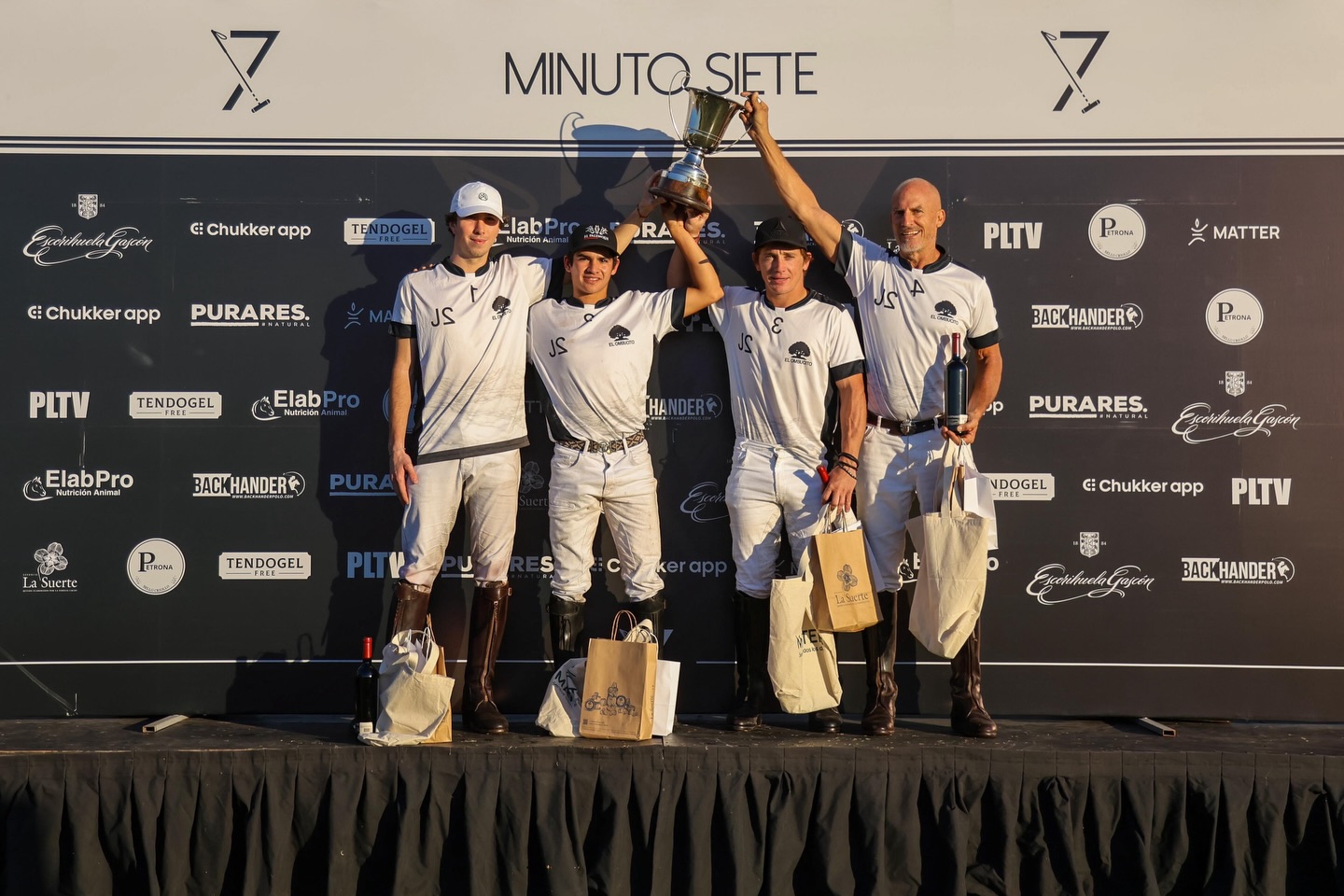 Final de Minuto 7 Challenge 🏆
El Ombucito ganó la Minuto 7 Challenge tras un 9–8 vs Sowiniec
MVP: Genaro Ringa
BPP: LC Aventurero
Best Playing Patron: Mateusz Switalski