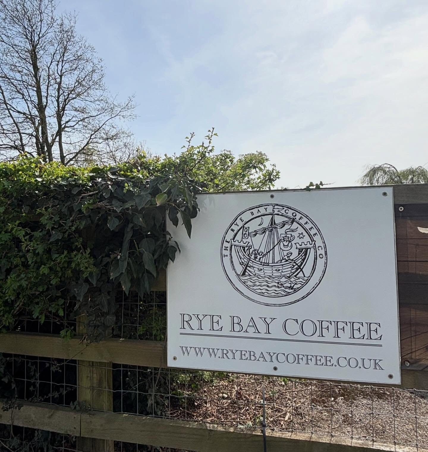 Treat yourself this weekend to a Rye Bay Coffee brew☕️
We offer FREE local delivery & a FREE collection service📦
Order now, find our website linked in our bio🔗