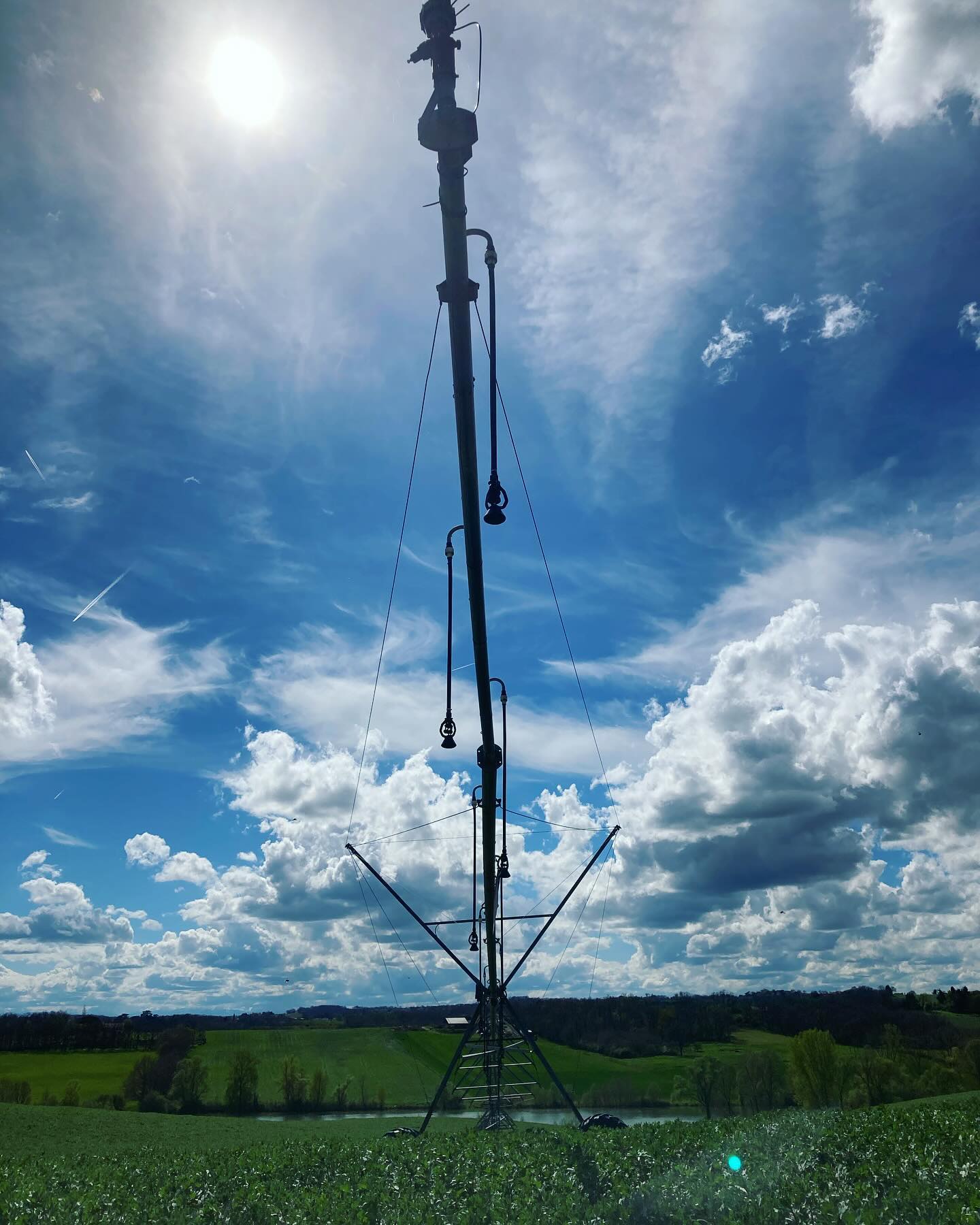 Kate est à Bezeril pour continuer à collecter de l’audio dans le cadre du projet de 3 ans, « Sons Dessous Dessus - À la rencontre des sols vivants » avec Natais et la ville de Samatan.