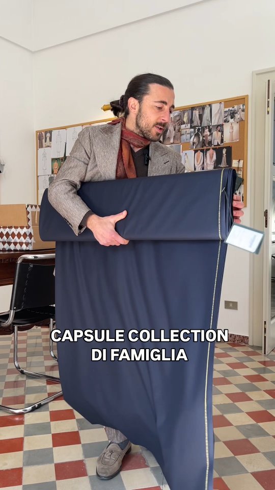 Non è solo l’arrivo di una pezza in Atelier. È l’inizio di una visione. 👁️🧠🧵✨
Oggi vi presentiamo Australis, la Super 150s di Loro Piana: una lana che ridefinisce il concetto di eccellenza per leggerezza, mano serica e un blu profondo che sembra trattenere la luce. Ma la vera sfida non è nel tessuto in sé, quanto nella richiesta inedita e straordinariamente stimolante che abbiamo ricevuto.
📐 Oltre l’abito: La Visione d’Insieme.
Dimenticate il singolo capo. Qui stiamo progettando una vera Capsule Collection di Famiglia. Un unico fil-rouge cromatico e materico che unirà diverse personalità in un unico racconto coerente, raffinato ed esclusivo.
Il nostro obiettivo?
Valorizzare l’unicità: Ogni componente del gruppo avrà un abito studiato sulla propria personalità stilistica. Nessuna divisa, solo pura identità.
Creare il coordinamento: Sarà il dettaglio, la sfumatura, la costruzione sartoriale a creare quel legame invisibile ma potente che rende un gruppo... un'unione indissolubile.
Il risultato: Un’estetica corale dove l’eccellenza del materiale Loro Piana diventa il denominatore comune di un matrimonio che non vuole solo "apparire", ma essere ricordato.
"La sartoria moderna non impone codici rigidi: interpreta le anime e le unisce in un’estetica superiore. Qual è il fil-rouge della vostra storia?"
Scrivici in Direct per una consulenza privata. Iniziamo a disegnare il vostro racconto.
#loropiana #sartoriacontemporanea #capsulecollection #sumatelier #sumdomenicomoschetta