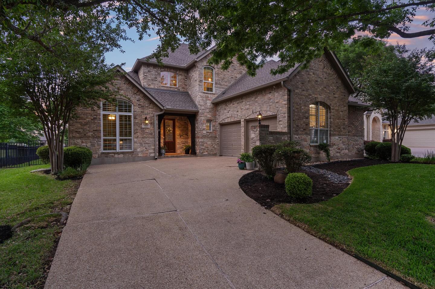 🌅✨ Friday Night Open House – Golf Course Views You’ll Never Want to Leave ⛳🥂
Picture this… sipping a mimosa as the sun sets over the golf course, or enjoying your morning coffee from your balcony with peaceful, scenic views. This stunning home in Teravista brings that lifestyle to life.
Join us Friday evening and experience the beauty, space, and unforgettable sunset for yourself. You won’t want to miss this one.
📍 1308 Hillridge Dr, Round Rock
🗓 Friday, April 10, 6.30-8 pm
⏰ 6.30-8 pm
#OpenHouse #FridayNightVibes #GolfCourseLiving #Teravista #DreamHome #HouseHunting #RealEstateLife #LuxuryLiving #SunsetViews #MoveInReady #HomeSweetHome #TexasRealEstate #RoundRockHomes #golfcourse #texaslifestyle #golfcoursehome #teravistahome #roundrock #roundrocktexas
#golfcoursecommunity #neighborhoodexpert #atx #atxhome #centraltexas #germanrealtorinaustion #austinrealtor #berkshirehathaway #bhhstxrealty #sabinemccallahomes #soldbysabine