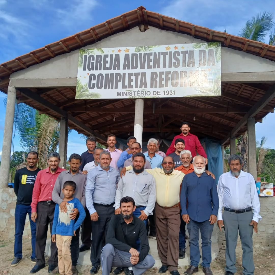 Registros desse encontro importante!!
1° Encontro de Pastores, Diáconos e Dirigentes do Norte.
E ele mesmo deu uns para apóstolos, e outros para profetas, e outros para evangelistas, e outros para pastores e doutores, querendo o aperfeiçoamento dos santos, para a obra do ministério, para edificação do corpo de Cristo, até que todos cheguemos à unidade da fé e ao conhecimento do Filho de Deus, a varão perfeito, à medida da estatura completa de Cristo, para que não sejamos mais meninos inconstantes, levados em roda por todo vento de doutrina, pelo engano dos homens que, com astúcia, enganam fraudulosamente.
Antes, seguindo a verdade em amor, cresçamos em tudo naquele que é a cabeça, Cristo, do qual todo o corpo, bem-ajustado e ligado pelo auxílio de todas as juntas, segundo a justa operação de cada parte, faz o aumento do corpo, para sua edificação em amor.
📖 Efésios 4:11-16.
#encontrodeministros #iacrministerio1931 #pastoresediaconos #dirigentes #ministros