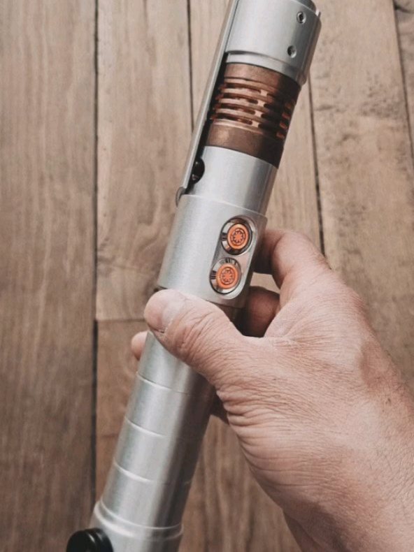 Le prototype du GFX4 est enfin arrivé, et validé!
#endorlightsabers #sabrelasercombat #ffescrime #aslffe #academiedesabrelaser