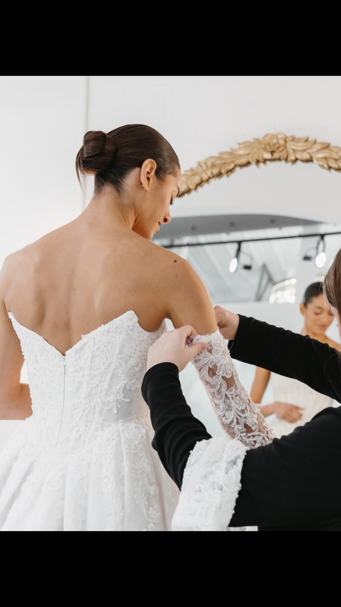 That feeling when you find the one… and the dress too ✨
Book your appointment today 🤍
📍1221 Thomas Ave, Charlotte, NC
