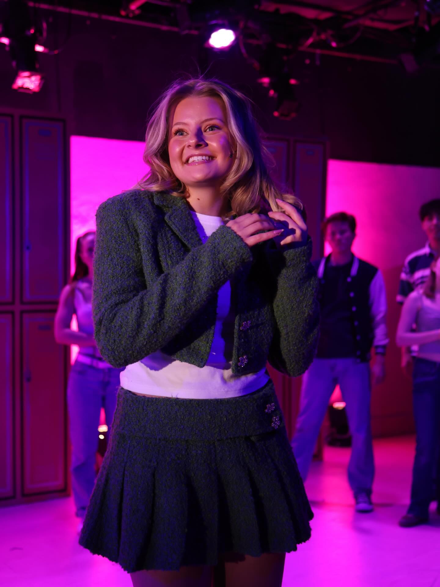 thank you, karen, for your endless joy! once again, i’m reminded of how lucky i am to be where i am! 💋💅🏻👙
NYU Tisch School of the Arts New Studio on Broadway (@newstudioonbway)
Director: Christopher Betts (@christopherdbetts)
Music Director: Melody Valdez
Choreographer: Adam Muñoz
Production Stage Manager: Dylan Ruggeri
Assistant Stage Managers: Memphis Messina (@memphismessina) & Sam Garrote (@samevgarrote)
Scenic Design & Props: Cat Raynor
Costume Design: Alicia Amoroso (@aliciamoroso)
Lighting Design: Lauren Breman
Sound Design: Jordan Rose Bernstein