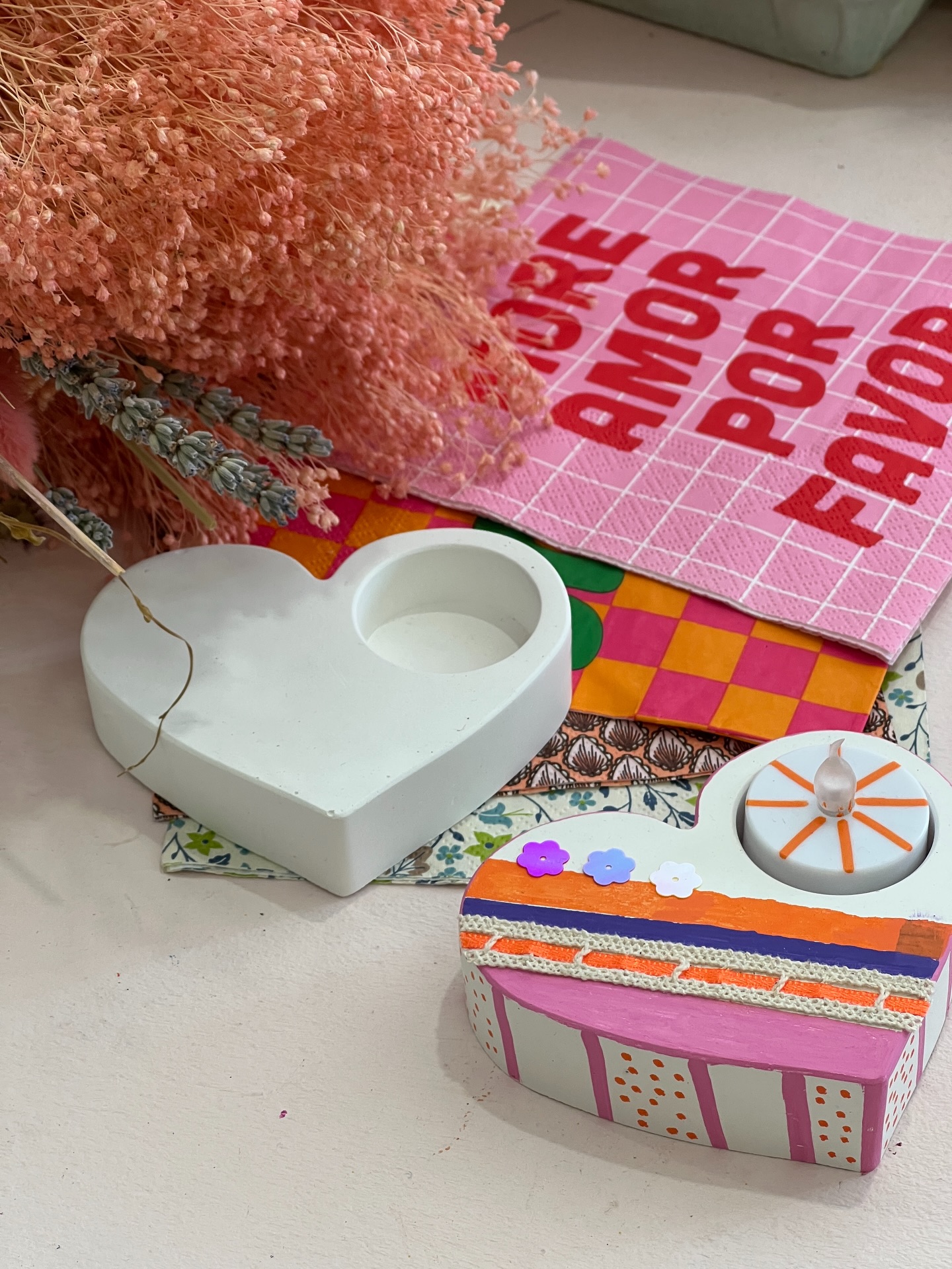 🌟Privatisation pendant les vacances.
Venez faire une pause créative en famille, entre amies dans un lieu inspirant, comme à la maison , posez - vous en décorant des objets divers en plâtre. Porte bougie- plateau- dessous de verre - vide poche.
1h30 d’activité créative - collation et cookies maison.
#ateliercreatifannecy #quefaireaannecy