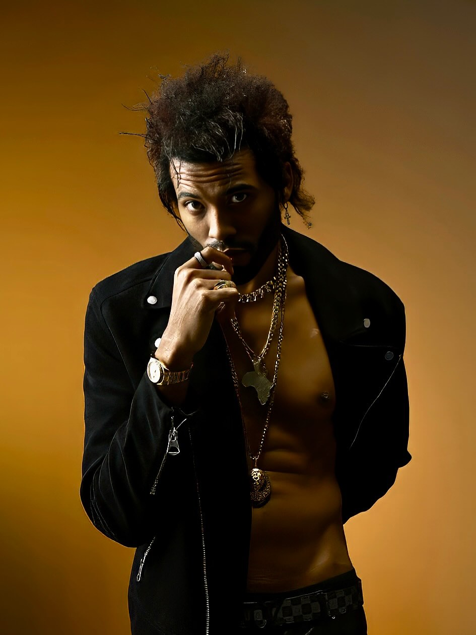 True story👌🏾I grab her by the hips and said:
- “you need to open the strait of Hormuz if there will be war tonight”😂
She said for her chocolate she would concede. 🍫
PSA: Forgive me for my silence.. having 3 films in various pre-productions has been fun & grateful for it.🫶🏾
📸: MOOD when I’m in the Shibuya District.
In art, you are either opening people’s eyes or closing them. ❤️🥹🙃 ..I prefer to open them and heal our planet.🫶🏾
🎬🎭🎥💪🏾🙌🏾🤙🏾🖐🏾❤️⚡️🍗🔥🐿😎😃🙂🙂🙂🙂🙂🙂🙂 #actor #art #capricornseason #klvn #freshprinceofnewzealand #moor #love #perthisok #kelvintayloractor #passportbros #heroicmasculinity #proafrican #diddyfreeartistry #crueltyfreeartistry #chocolatekiwi #humankind #romantics #decolonisethescreen #africanamerican #thegratefuloptomist #moderndating #australianactor #newzealand #kiirokuroproductions #virginiabeach #gratitude #independentfilm #weareallafricanstream #inspiration