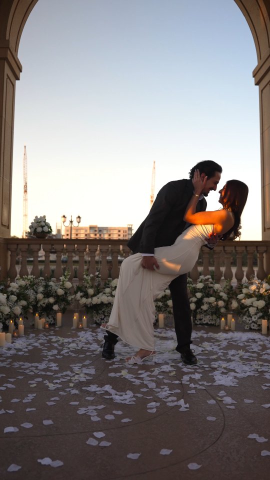 Love is the one thing that transcends time and space
#orlandovideographer #orlandoweddingvideographer #weddingproposal #weddingengagement #mavicherofilms