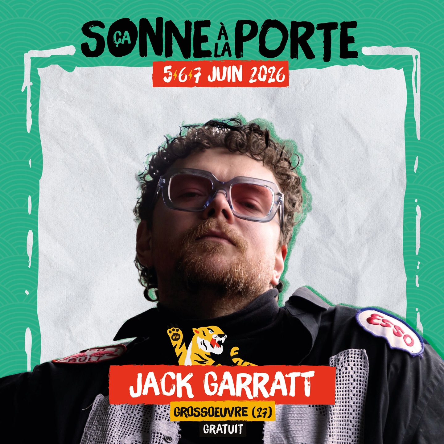 ⚡️💚 FOCUS on Jack Garratt 💚⚡️ Jack Garratt est un multi instrumentiste britannique révélé avec son premier album Phase sorti en 2016, un opus classé dans le top cinq du UK Albums Chart et récompensé par le prestigieux Brit Critics Choice Award. Après une tournée mondiale et un succès critique, il poursuit son parcours avec Love, Death and Dancing en 2020, un second album où il explore de nouvelles textures électro pop et un ton plus introspectif. En 2025, il dévoile Pillars, un disque profondément personnel marqué par son évolution artistique et intime. Enregistré dans son studio de Londres, ce troisième album navigue entre pop, soul, électro funk et folk, témoignant d’une période de reconstruction et d’un travail d’écriture plus vulnérable. Parallèlement, Jack Garratt écrit son premier livre, un projet où il examine son ego avec lucidité et humour, prolongeant une trajectoire créative singulière et résolument tournée vers l’exploration de soi.