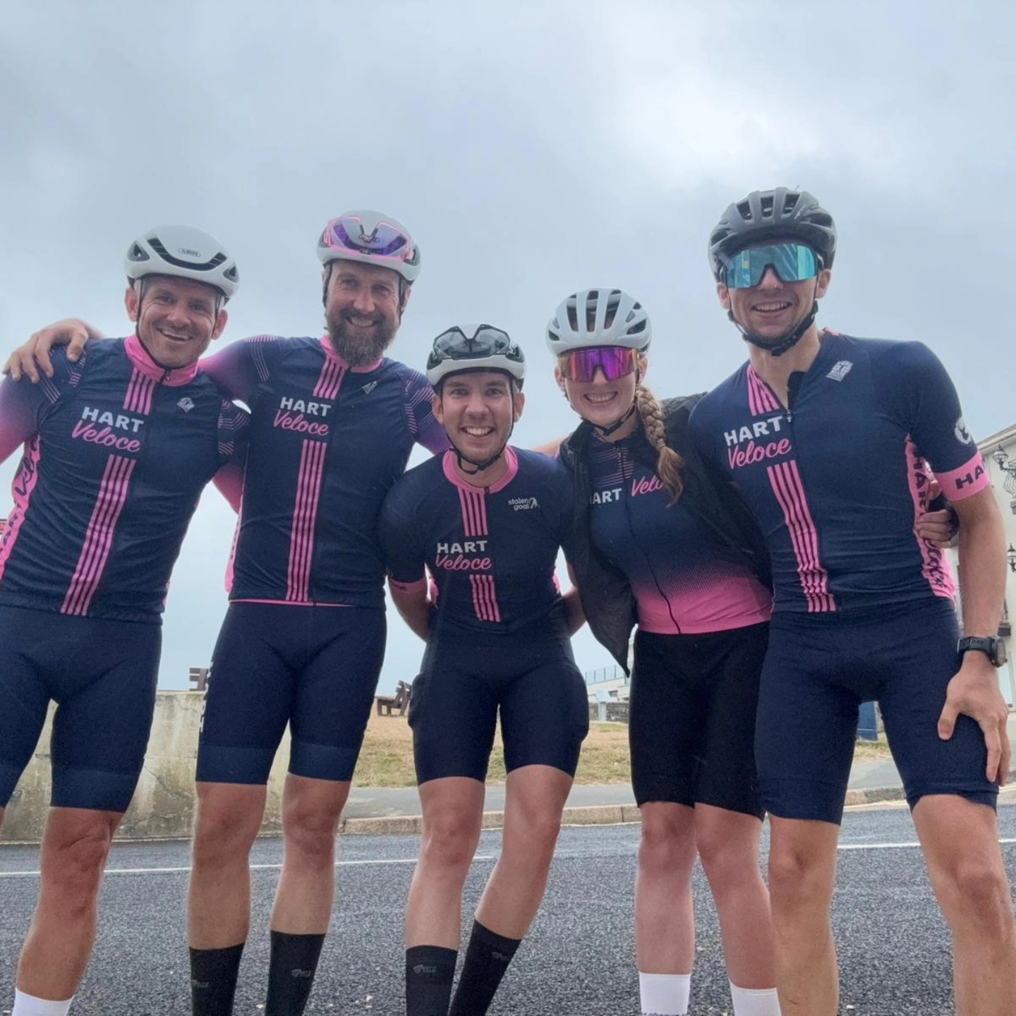 π¨ 2025 IoW Squad π’
Five took to the Island for our annual trip around a challenging route. Conditions did not disappoint with some decent wind training, sun and a brief shower to cool us down.
220KMs β
οΈ
2400M β
οΈ
One Head Unit in the bottom of the sea β
οΈ
Same again next year π