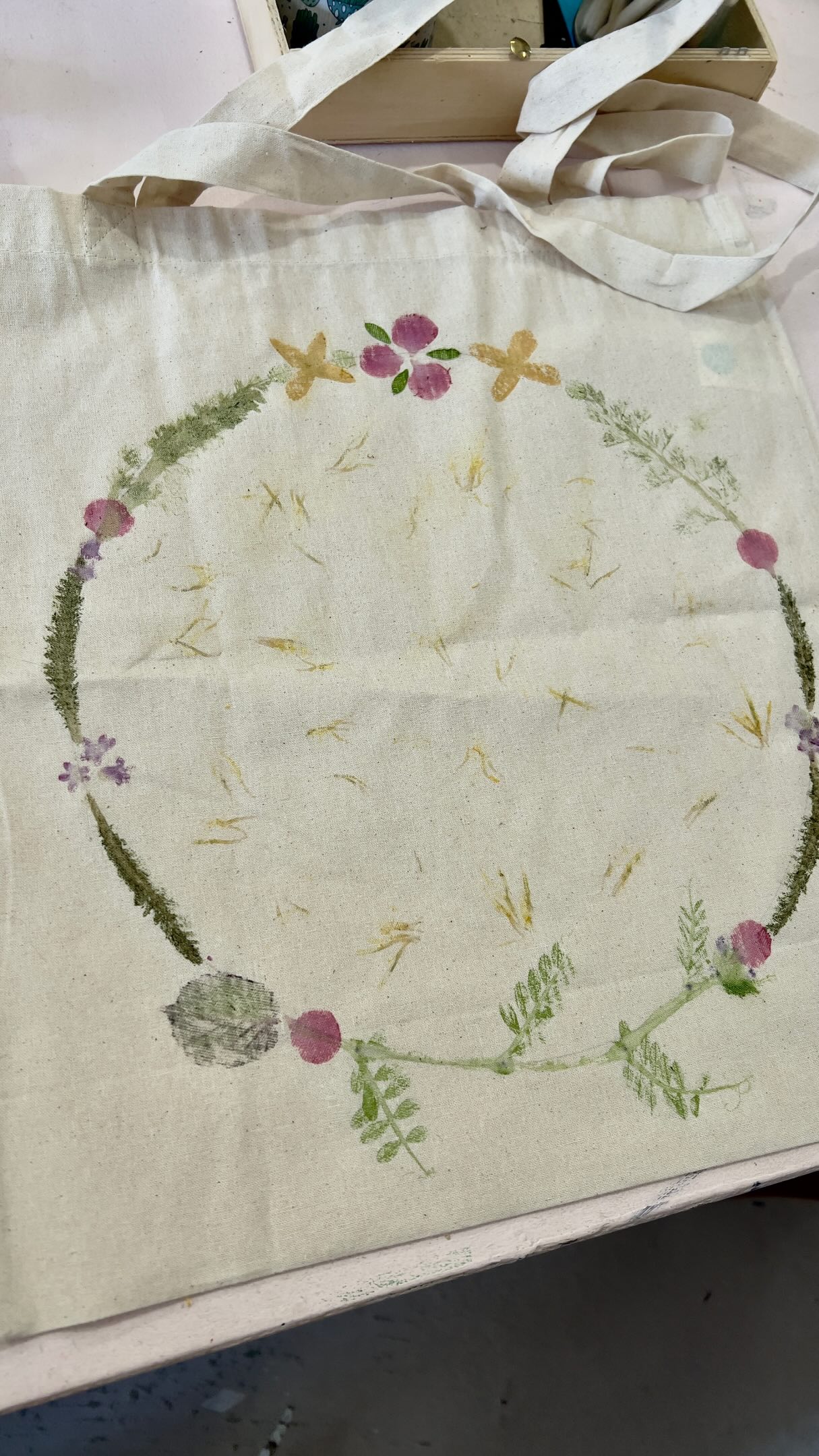 Envie d’apprendre des gestes techniques, envie de faire une pause rien que pour vous un samedi matin?
Retrouvons nous 2 fois par mois à l’atelier le samedi matin .Retrouvez toutes les expériences créatives proposées sur l’agenda du site.
#quefaireaannecy #ateliercreatifannecy #activiteannecy #annecytourisme #