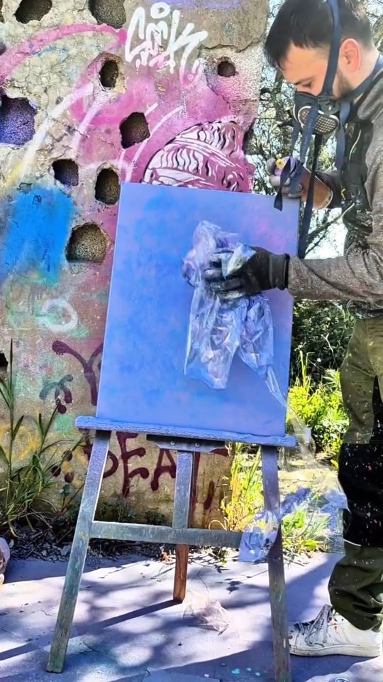 Tu penses reconnaître ce personnage avant la fin ?
Petit indice…
Le Haki commence à parler.
Avec la saison 3 qui arrive (on sait pas quand 😅),
fallait que je le fasse à ma manière.
Team live action ou team anime ? 👇
#onepiece
#luffy
#stencilart
#streetart
#animeart