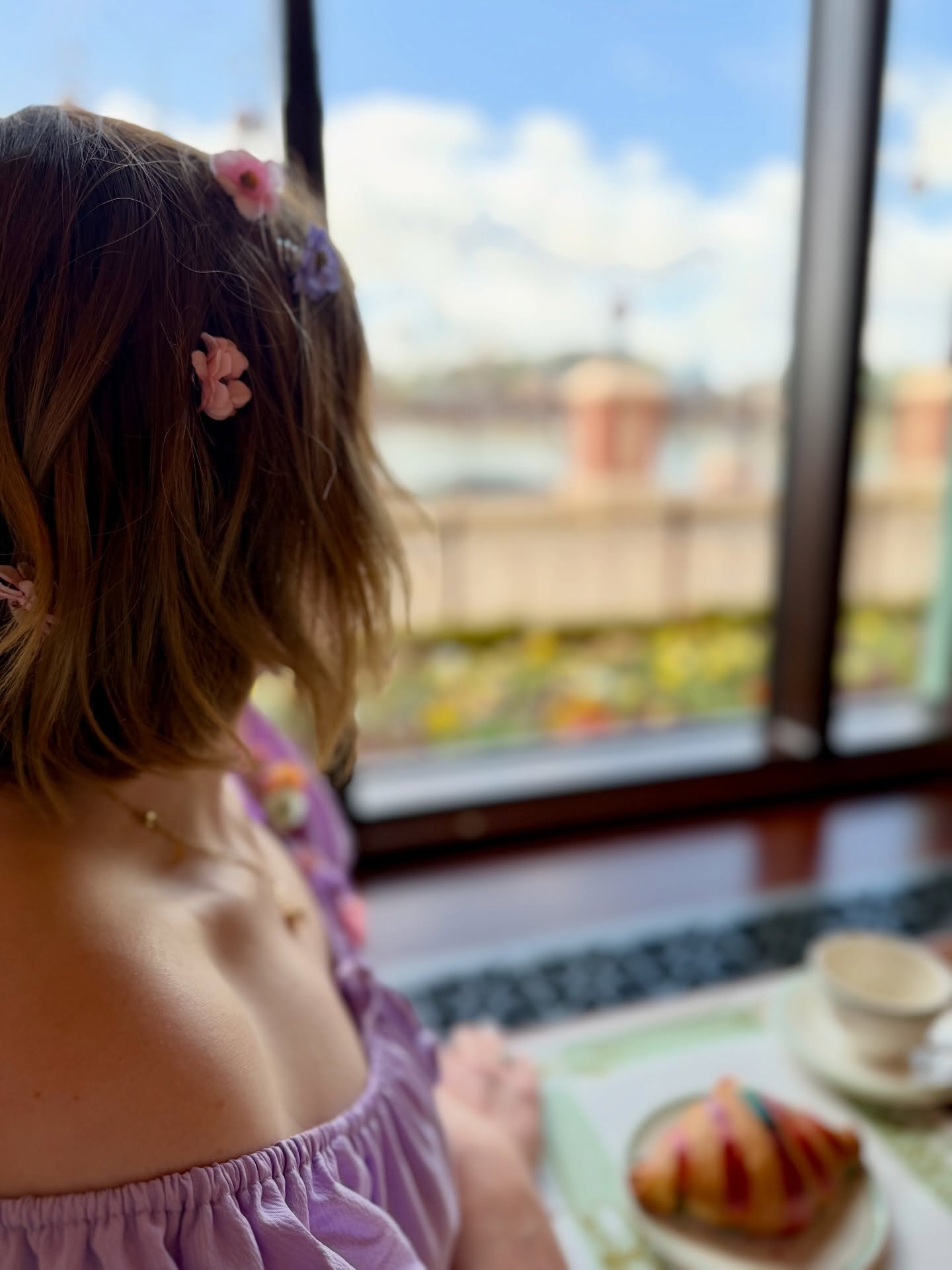 Dreaming of looking out this window again…
Regal View Restaurant, Disney Adventure World, Disneyland Paris
#regalview #disneybound #disneyadventureworld #disneylandparis #view