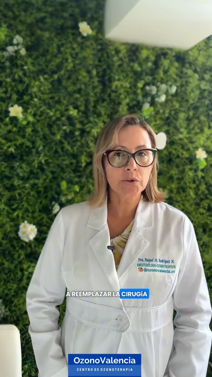 🎬 Capítulo 5 | Hablemos de Ozonoterapia
👉 ¿La ozonoterapia reemplaza la cirugía?
La respuesta es: no en todos los casos.
La ozonoterapia es una terapia complementaria que puede ayudar a mejorar síntomas como el dolor, la inflamación y la movilidad, e incluso en algunos casos puede evitar o retrasar procedimientos quirúrgicos.
Sin embargo, todo depende del diagnóstico, el estado de la patología y la evaluación médica.
🔎 Por eso, es fundamental valorar cada caso de forma individual para determinar cuál es el mejor tratamiento.
💬 ¿Te han recomendado cirugía y quieres conocer otras opciones?
Déjanos tu duda en los comentarios y la resolveremos en próximos capítulos.
📲 Para valoración médica o agendar tu cita, contáctanos al número en nuestra biografía.
Tomar decisiones informadas también es parte del tratamiento ✨
#HablemosDeOzonoterapia #Ozonoterapia #SaludIntegral #Ozonovalencia #EducaciónEnSalud