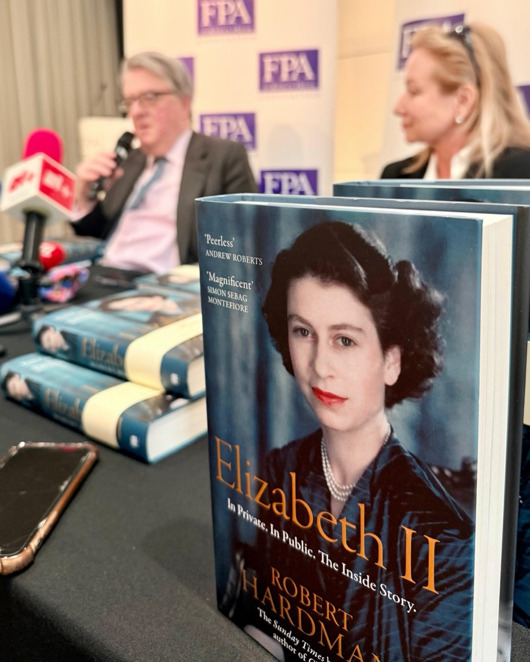 The wait is over! We were honoured to welcome Robert Hardman for an #exclusive presentation at the FPA of his latest biography *Queen Elizabeth II: in Private. In Public. The Inside Story.*
To mark what would have been the 100th birthday of the longest-reigning monarch on 21 April, the bestselling royal author wrote what he described as “probably the most personal book about Her Majesty, #thequeen .”
“She remains endlessly fascinating… People still keep asking what she was really like, and I am trying to get to the essence of her character.”
From Donald Trump trying to make her reveal her favourite US president or best British prime minister — and the Queen masterfully not going there — to the drama surrounding Andrew, #Harry&Meghan, and #Brexit, what did Elizabeth II think of it all?
This was definitely a not-to-be-missed #press briefing for our international correspondents. And they went crazy for Robert Hardman!
And while her death spared the Queen from the spectacle of the Epstein files’ scandal, it did not diminish the respect and fascination the world had for her.