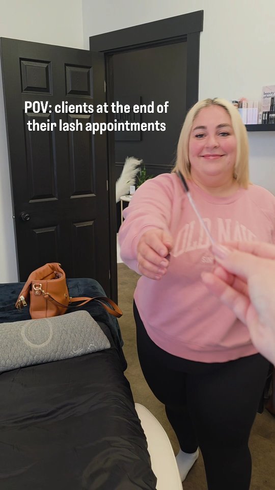 iykyk ๐
#lashes #lashextensions #lashartist