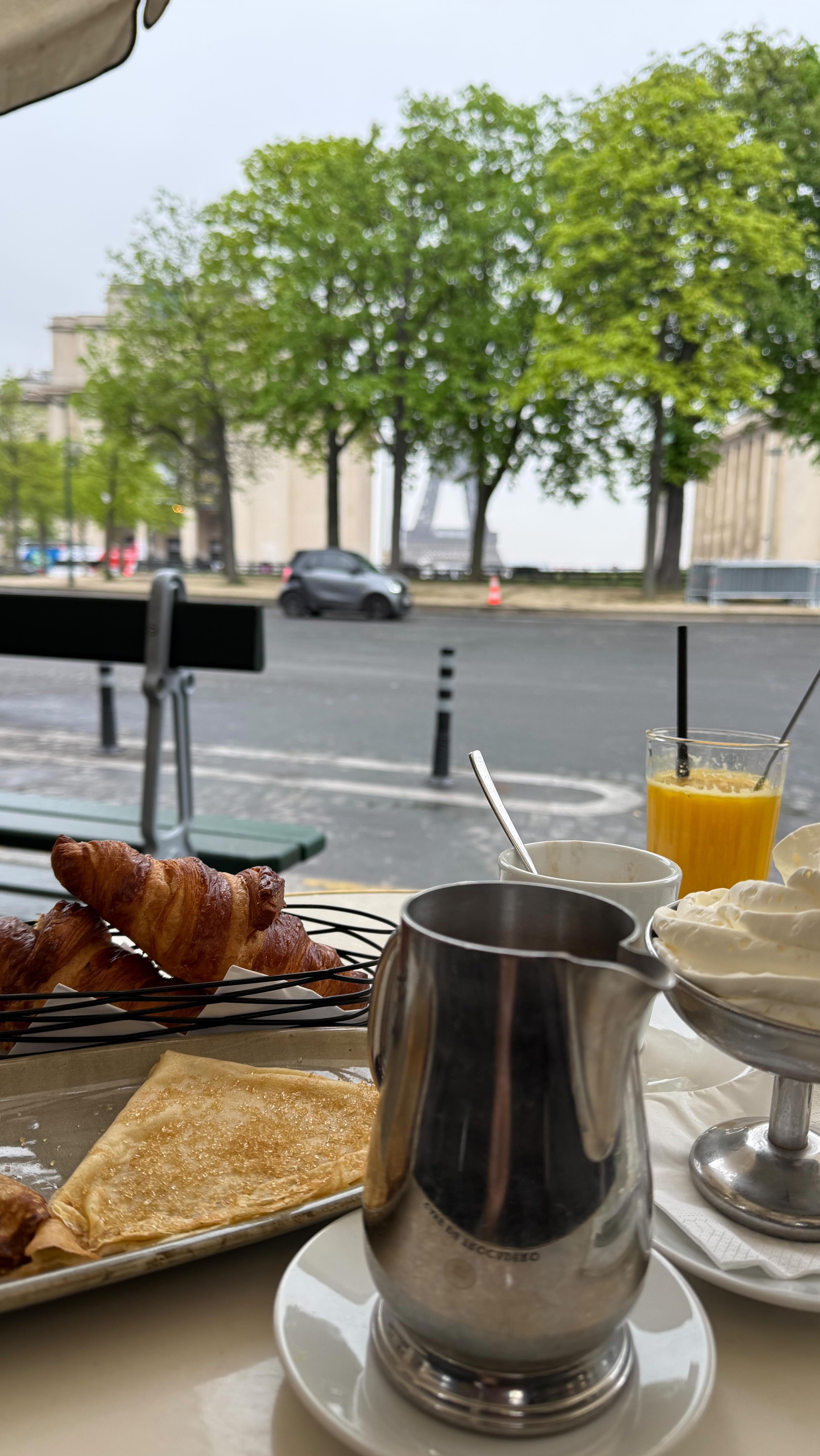 Come with us to get a croissant 🤷🏾♀️🥐🇫🇷