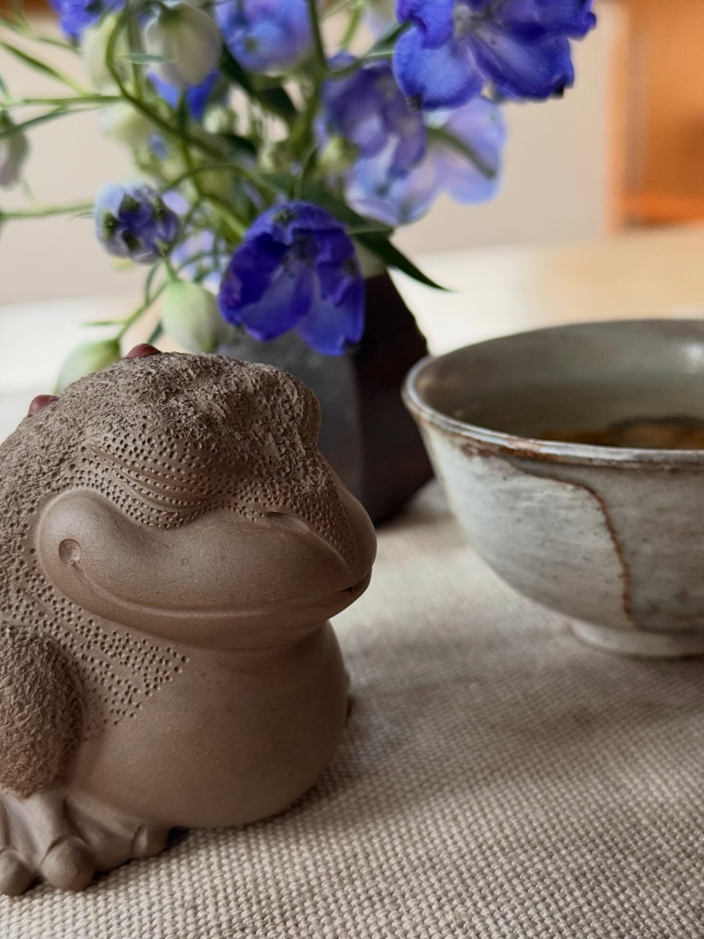 morning tea with a friend… #taiwanesetea #oolong #teapet #chabana #gratitude