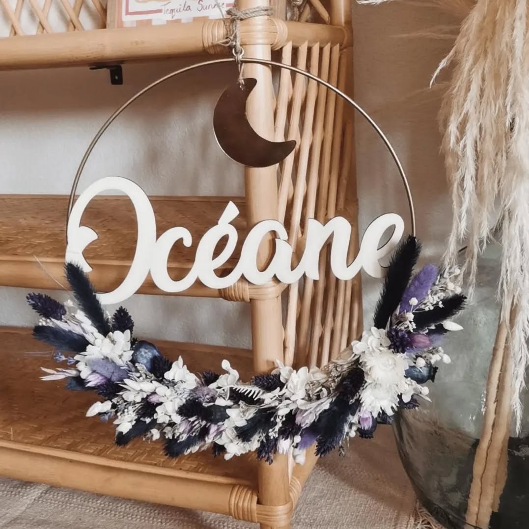 Couronne lune 🌜
En bleu blanc et violette 💙🤍🩵💜
Qui change un peu de l'ordinaire, j'aime beaucoup ces teintes, c'est original 💙
Merci pour la demande 🙌
#couronnefleurssechees#couronne#couronnepersonnalisee#fleurssechees#fleursechee#couronne#couronnefleurs#ideecadeau#driedflowers#fleuristesuisse#eshopsuisse#shopsuisse#suisseromande#flowers#vaud#fribourg#valais#neuchatel#geneve#berne#tessin#creatricesuisse#deco#decoration#decoaddict#cadeaupersonnalise#home#flowershome#flowershomedecor#