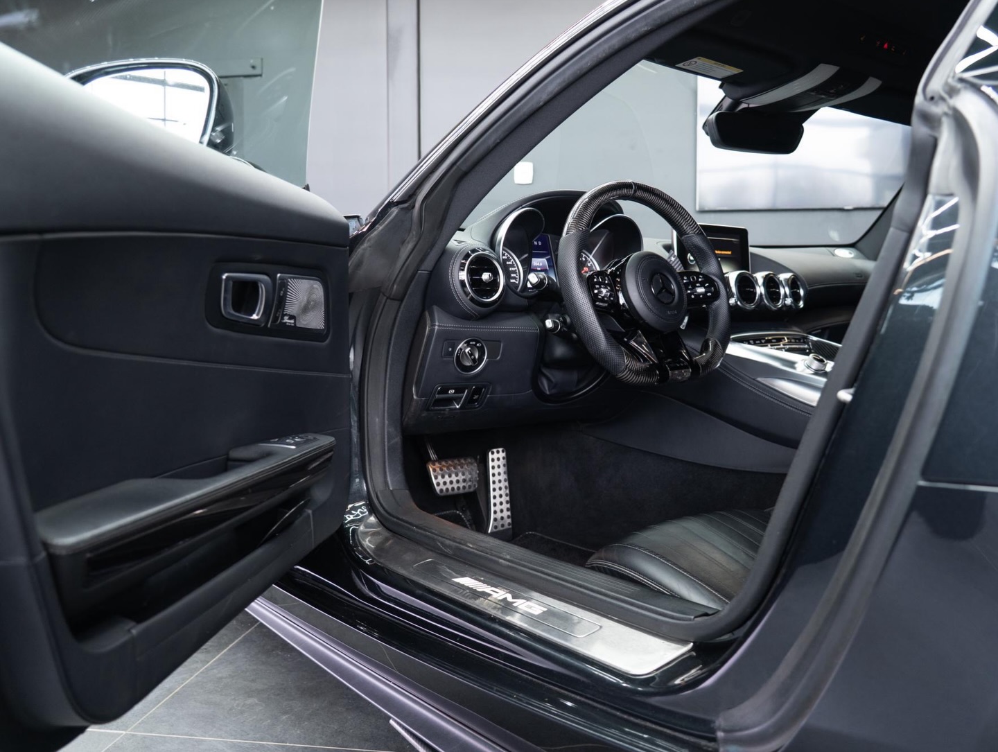 Mercedes-AMG GT 🖤
・4.0 ⏐ 543 kW
・2016 ⏐ 117 000km
・Uued billet hübriidturbod
・MTC Motorsport katalüsaatorid
Võta ühendust ja broneeri proovisõit:
Markus Kuuskmäe / +37254500456 / markus@ferati.ee
______
Mercedes-AMG GT 🖤
・4.0 ⏐ 543 kW
・2016 ⏐ 117 000km
・ New billet hybrid turbos
・ MTC Motorsport catalysts
Get in touch and book your test drive:
Markus Kuuskmäe / +37254500456 / markus@ferati.ee