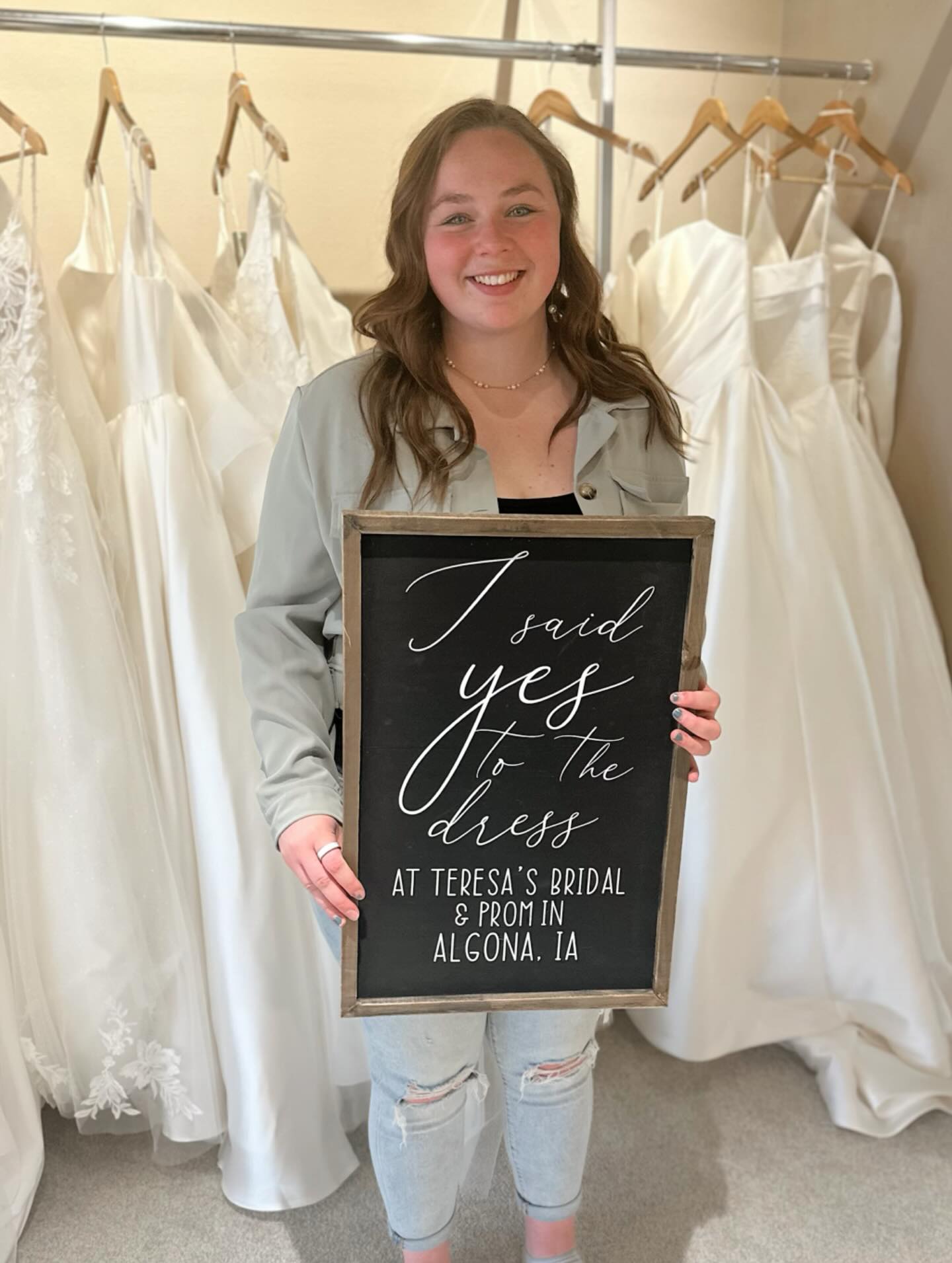 Tricia said YES to the dress! She had a vision for what she wanted and after trying on several different gowns, she went right back to the very first one she tried on!🤍✨ Thank you so much for shopping with us!!🤍🫶🏼