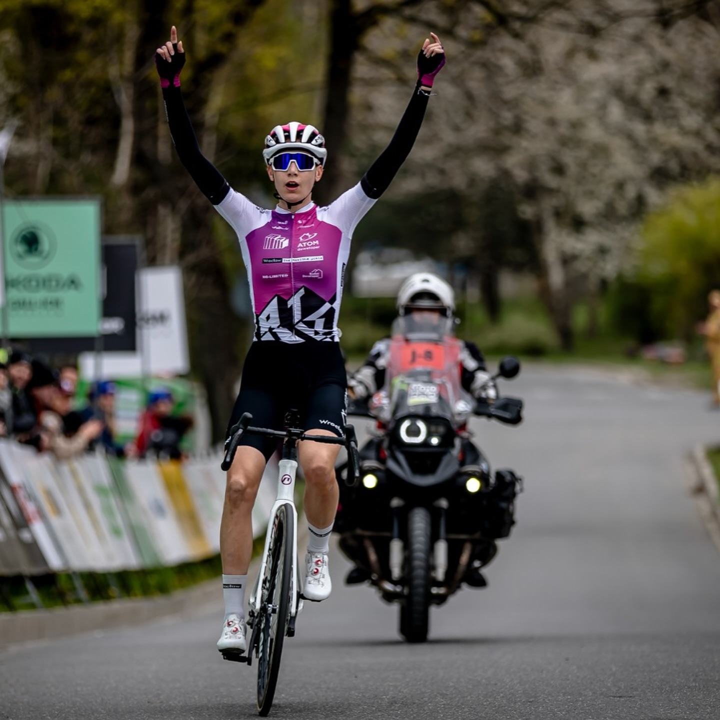 We won the Sleżański Mnich race 🏆actually we swept the entire podium🔥
🥇@Sofia Ungerova
🥈@Maja Tracka
🥉@Olga Wankiewicz
In the junior category @kinga_sl0mka took an impressive 2nd place 💪
.
So proud of the team! 🙌