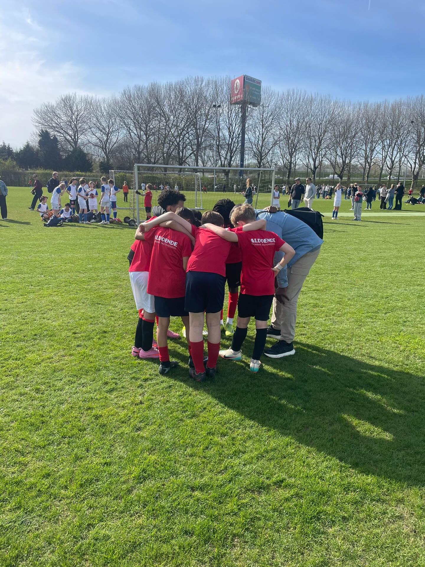 De toppers van Aldoende hebben het super gedaan op het schoolvoetbaltoernooi. Helaas niet door naar de halve finale. ⚽️🥅