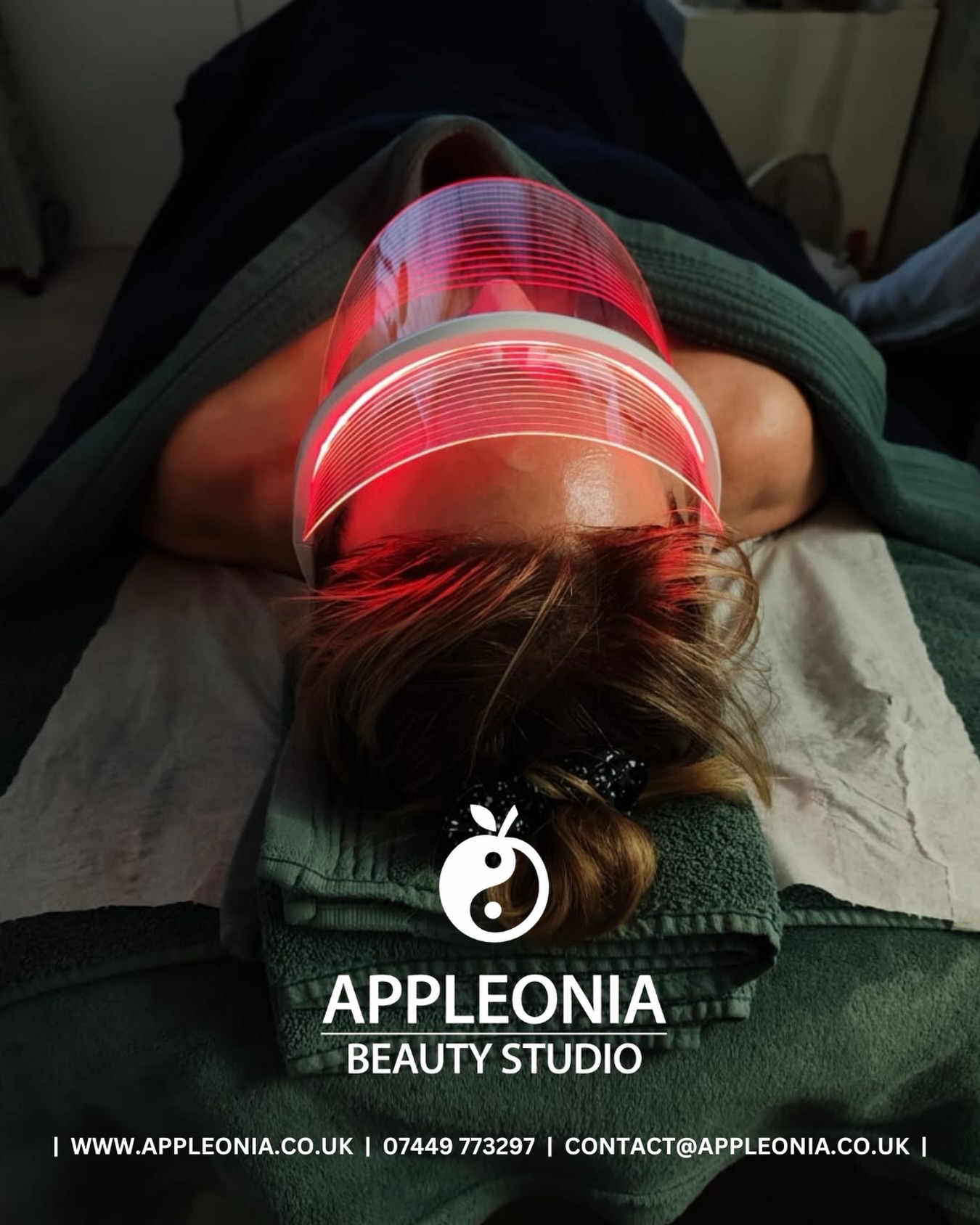 LED light therapy is a powerful, non-invasive treatment designed to support your skin from within.
Using targeted light wavelengths, it helps to:
– Stimulate collagen production
– Calm inflammation and redness
– Support healing and skin repair
– Improve overall skin clarity and glow
It’s the perfect add-on to facials or as a standalone treatment when your skin needs a boost… all while you lie back and relax.
Sometimes the most effective treatments are the ones that feel the most calming 💆♀️
Curious if LED is right for your skin?
📩 Message us for advice or to book
#stalbans #StAlbansMums #beautysalon
