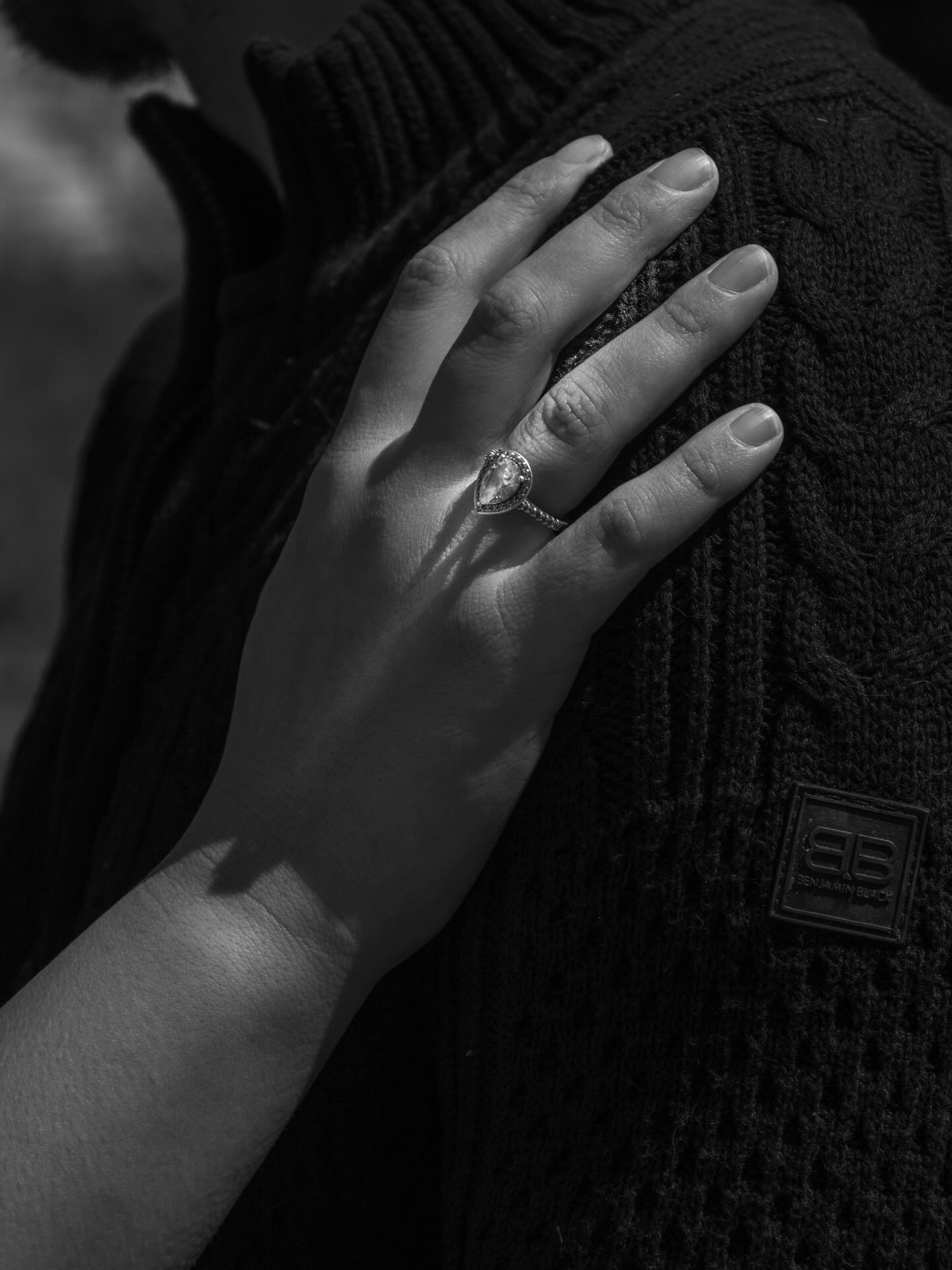 a moment for the rings 💍 ✨
warm weather is coming and I am wanting to do beach pictures soon! Family’s, solo portraits and couples! Let me know if you’re interested 🤍 We can do mini session or full!
#photographer #portrait #phorography #photoshoot #weddingrings