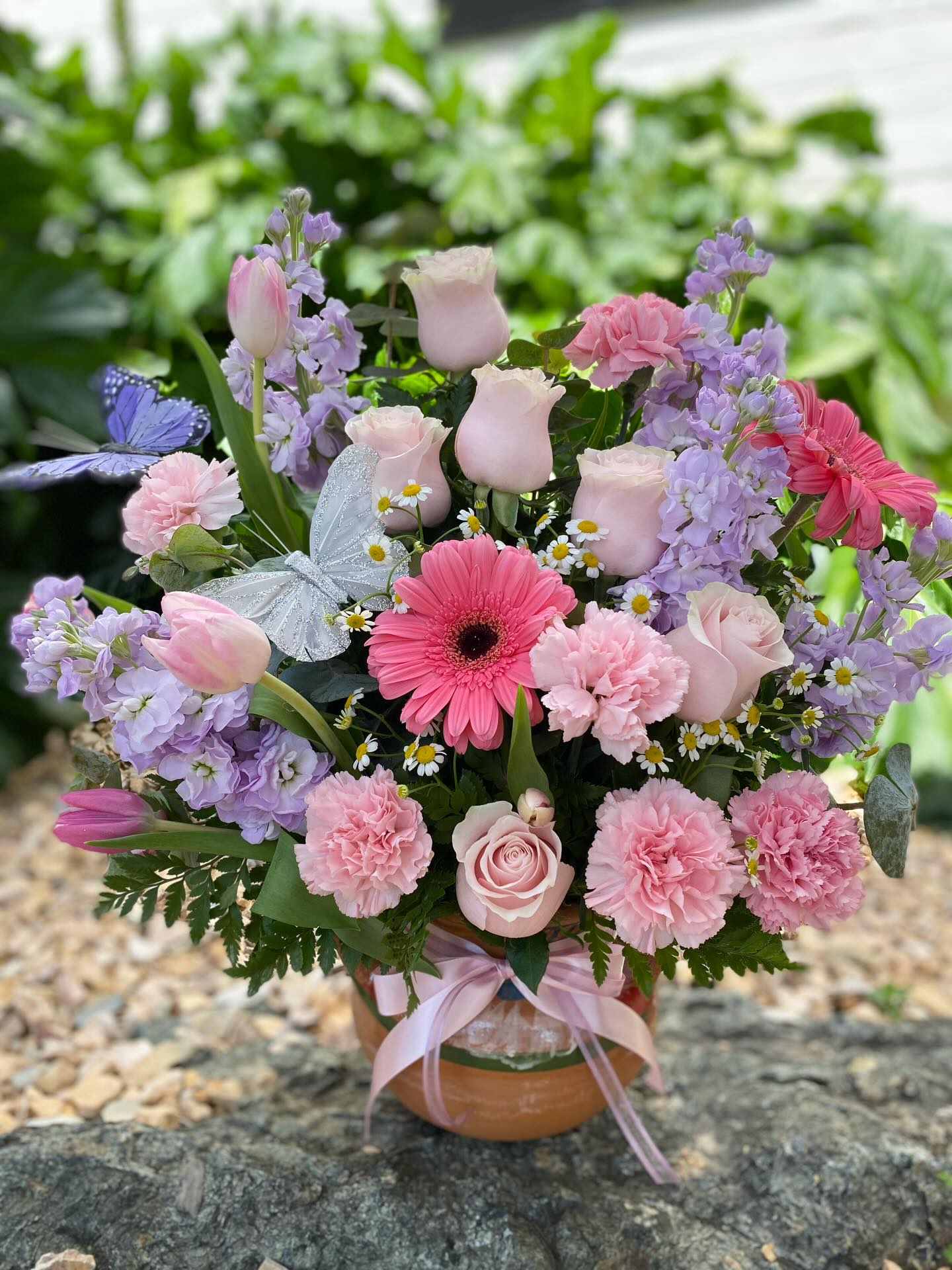 Consciente a mama con una hermosa olla de flores llena de colores y amor💐🌸
Haz tu pedido para el Día de las Madres🩷
#diadelasmadres #mothersday #mama #viralvideos