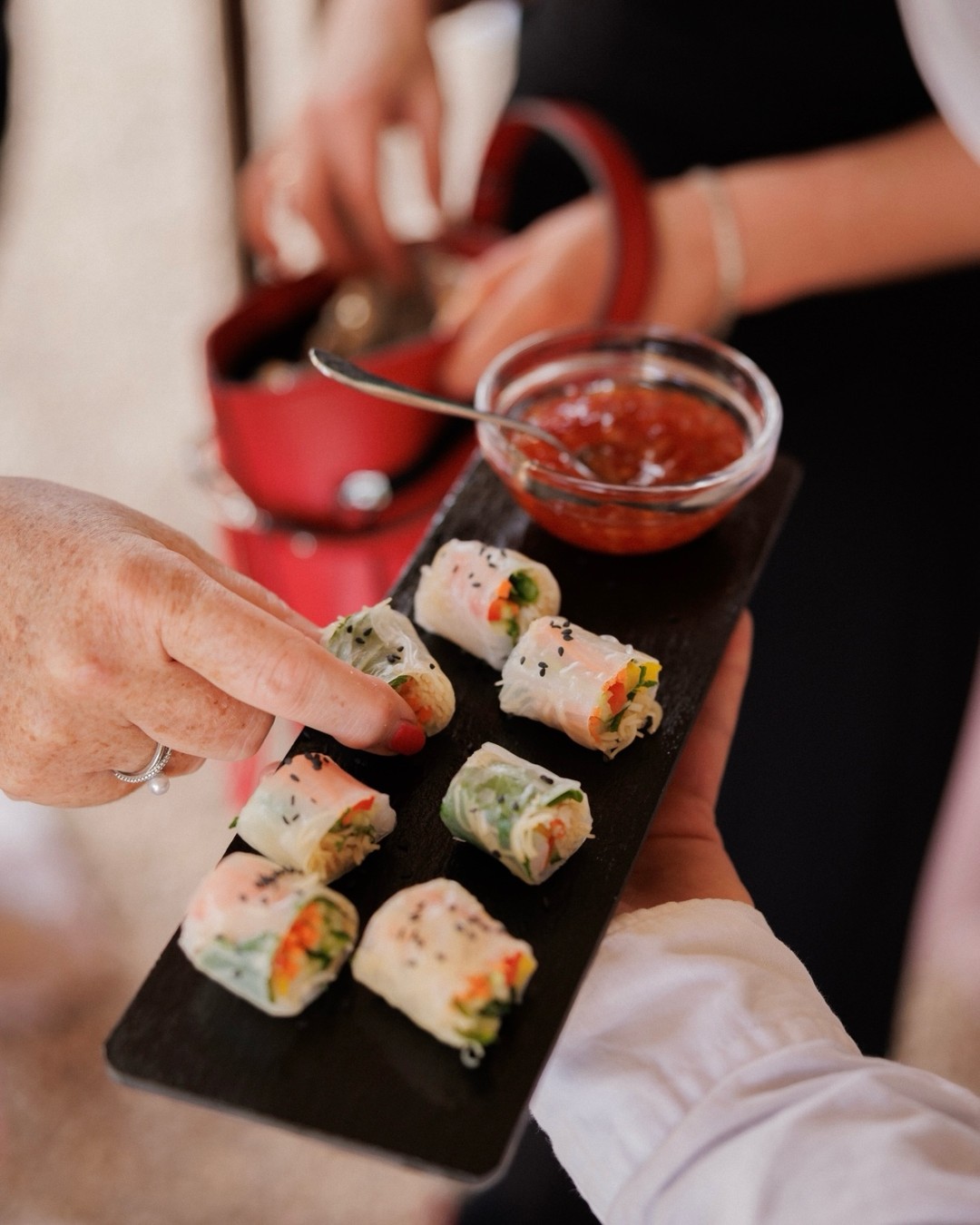The perfect bite, handmade vegan summer rolls, a great addition to any event 💃
#vegansummerrolls #canapesibiza #privateeventsibiza