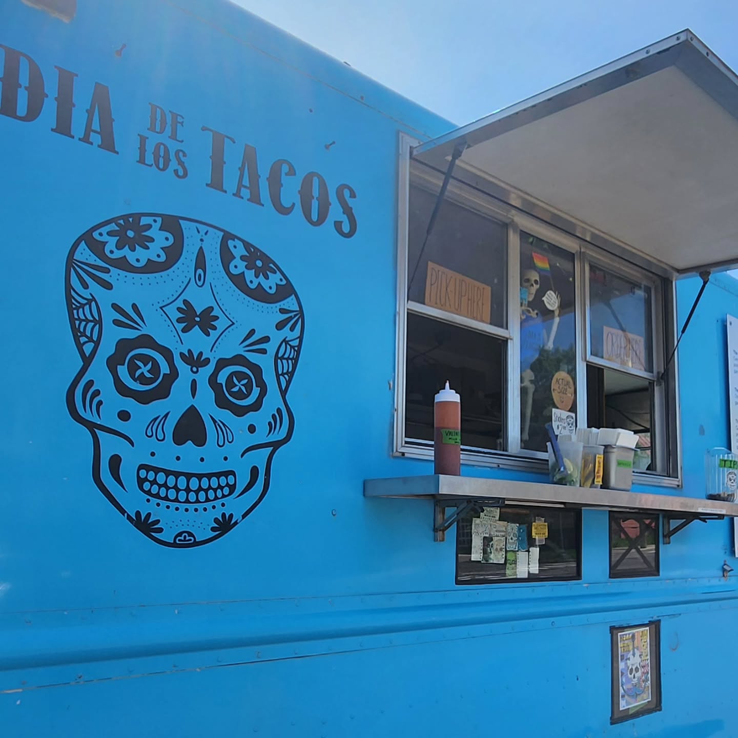 Who else is excited for Angry Bear?!
Catch us for the first time this season tomorrow night, 3-10pm @oredockbrewing for all your taco needs as you enjoy good beer, good weather, good music, and of course... GOOD TACOS ๐ฎ ๐ฅฐ
You might catch us through April slinging your favorites, so keep an eye on our socials. Expect us back at full swing this May.
See you folks at the big blue truck soon!