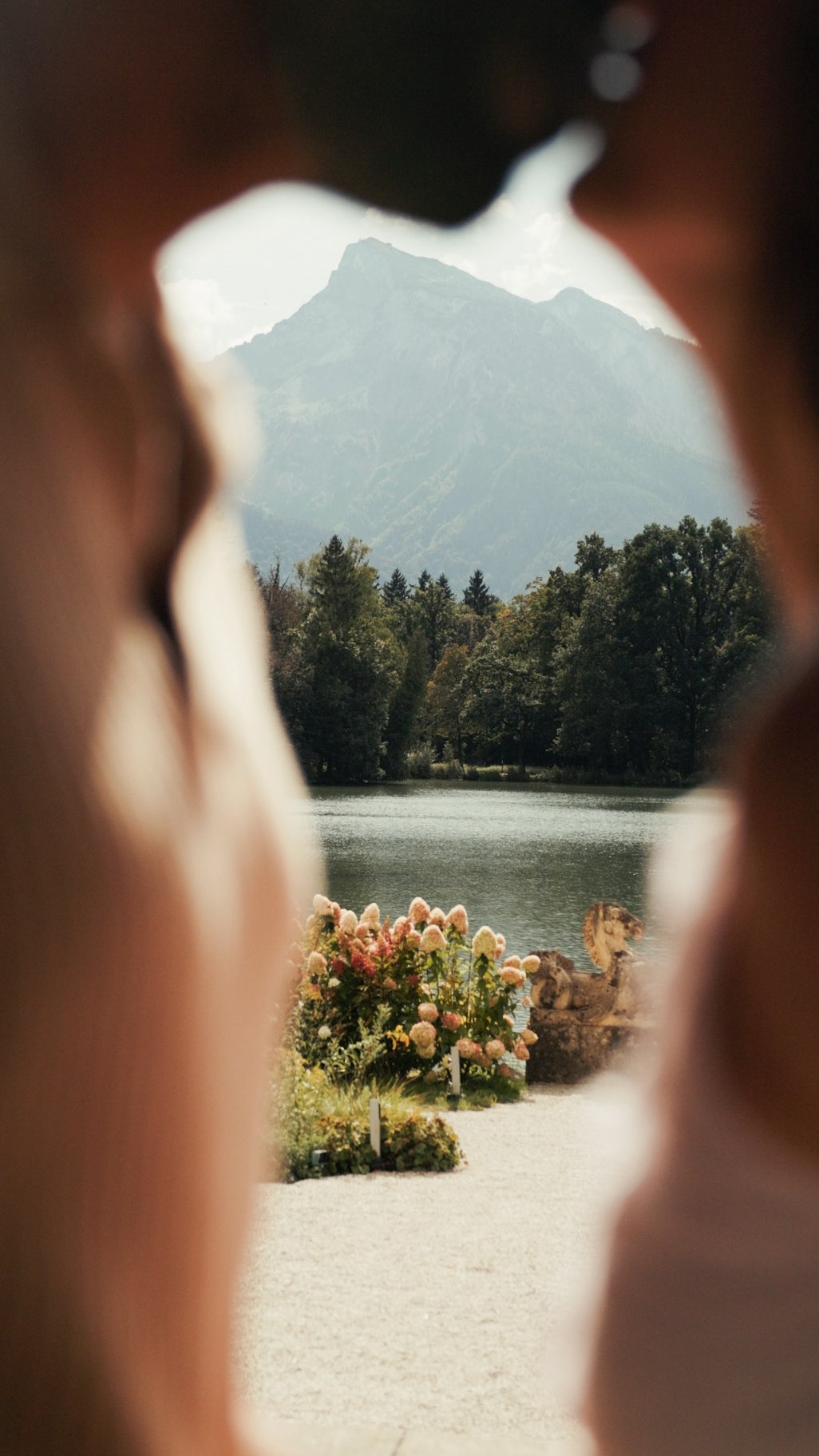 Surprise proposal at the sound of music palace🏰
I am still in love with the reaction😍 @itskatesteinberg @chadbsavage
#proposal#soundofmusic#austria