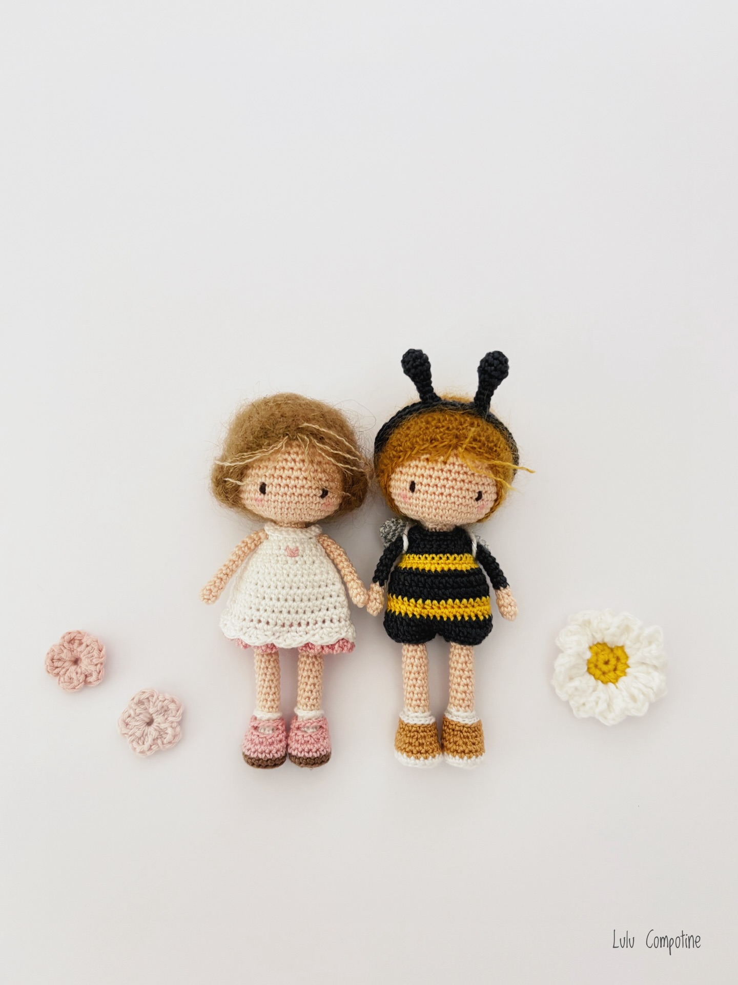 Et c’est parti pour une deuxième semaine de vacances entre virée en Alsace, balades dans notre chère campagne et bien sûr, toujours un peu de crochet par ci, par là car les projets ne peuvent pas attendre et surtout parce que j’aime trop ça !
Bonne semaine à vous aussi ! Le soleil devrait revenir très bientôt…
#crochet #vivelesvacances #poupées #crochetdolls #tinydolls