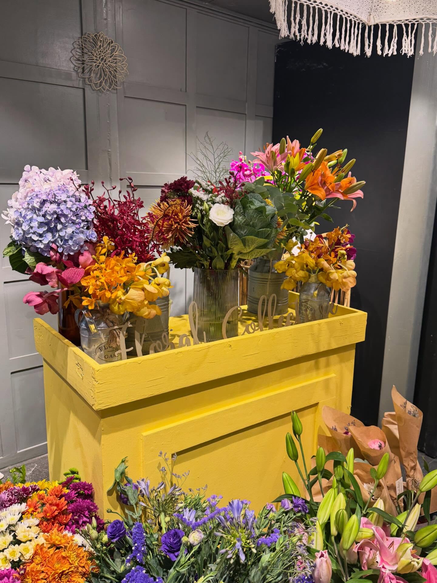 The most beautiful weekend with our favourite @heebasait @gatsby.in ✨
Thank you all for making it so special - for coming by, for your time, and for all the lovely conversations.
We loved meeting each one of you 🤍
#WeekendWellSpent #InstaGood #chennaipopup #ExplorePage #MeetTheMaker