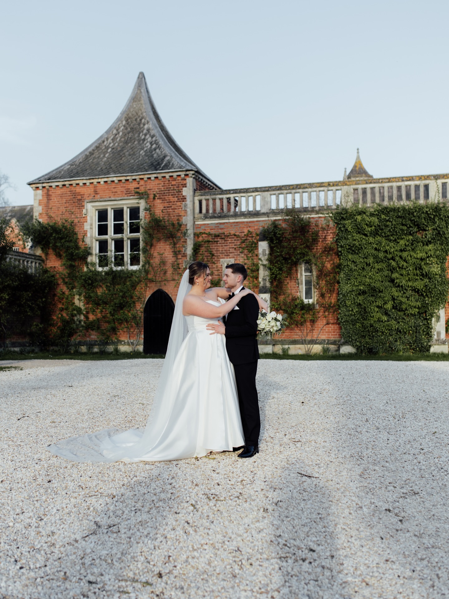 The most gorgeous day for Mr & Mrs Ledgeway ✨ It was a fabulous sunny day for the most amazing couple!
Inquire now to check availability for 2026/27/28 💌 Limited availability
Photographer & Content: @oliviaamy_photographer @oliviaamy_contentcreation
Second shooter: @lr.captureco
Venue: @thicketpriory
Make up: @bridalmakeupbyholly
Hair: @natashagardenerhair
Videographers: @myriadfilmsonline
Florist: family member
Dress: @weddingbelles_4oaks @aurelleattire @thebridalandsewingstudio
Suits: @slatermenswear
Catering: @nomadcateringjb
Band: @archivescoversband
Violinist: @nadia_violin
DJ: @hilife_entertainment
Photobooth: @yorkshiremagicmirror
Guestbook: @audioguestbook
Garden games: @yorkshiregameshire
Dog daycare: @jlbpetservices
-
www.oliviaamyphotography.com
-
-
#weddingphotography #ukphotographer yorkphotographer
