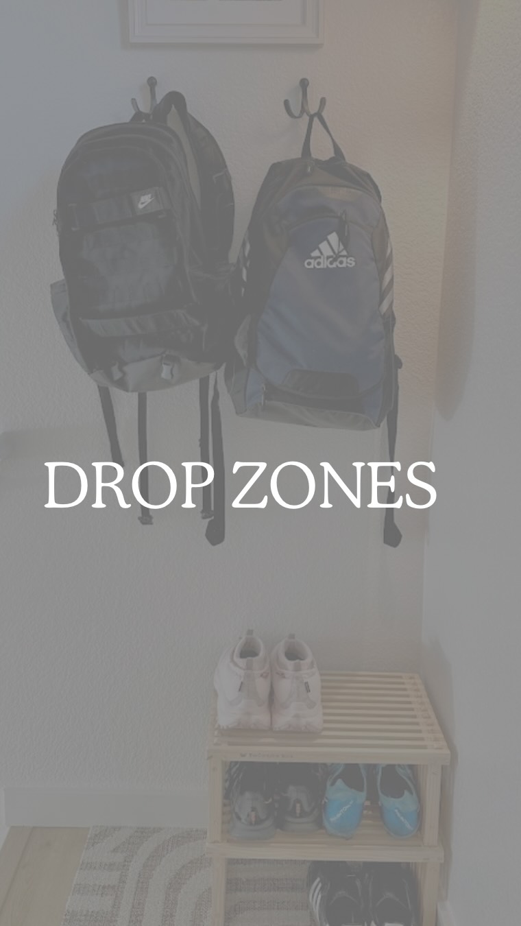 Where the bags, shoes, keys, and everyday chaos go to look intentional.
A good drop zone changes everything! #homeorganization #organizedhome #organizationhacks #professionalorganizer