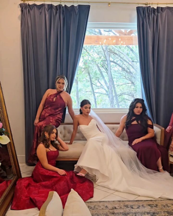 A moment for the girls & A moment for the cake.
Can't wait to see the official pictures from @theartof_lightandtime
Venue | @thevidereestate
Day of Coordinating | @faithful_plan
Photography | @theartof_lightandtime
Cake | @thecupcakemobster